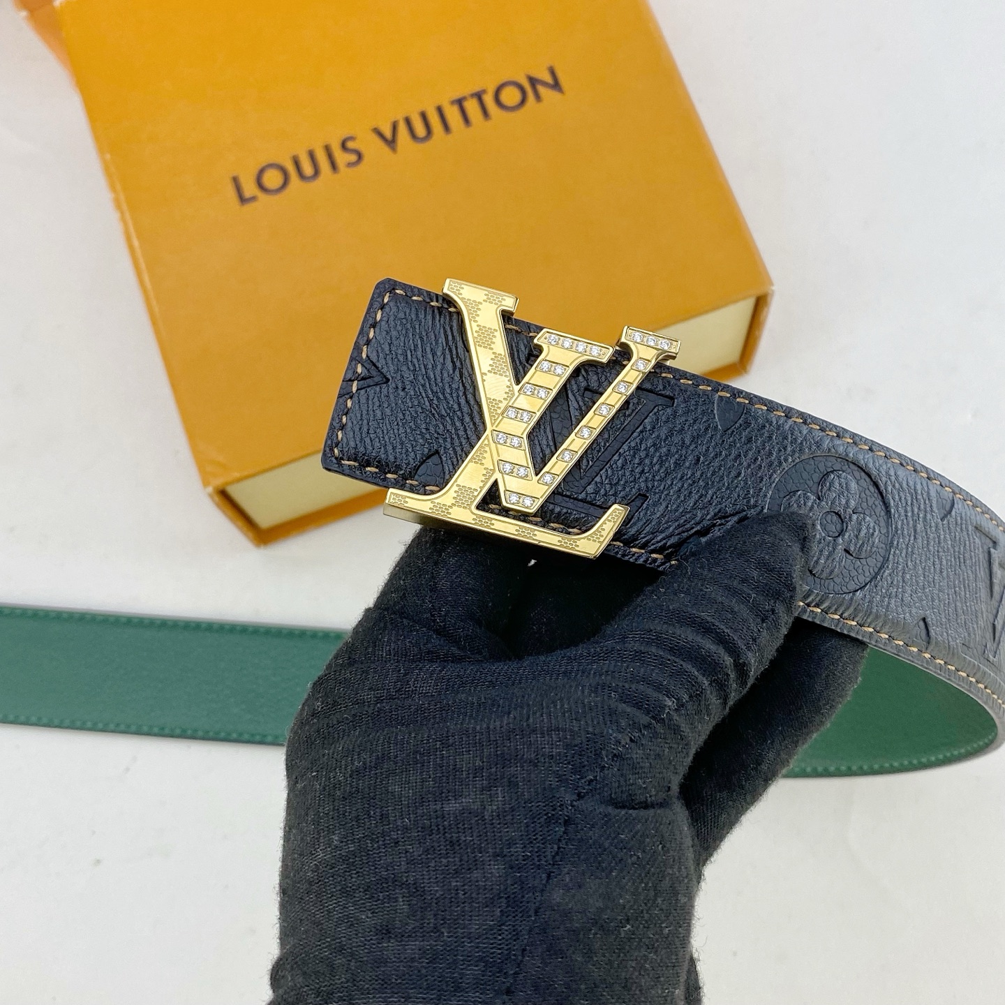 LV💕 特种皮腰带系列 ，原厂五金精品不锈钢钻💎扣，手感柔软舒适 宽3.8CM。