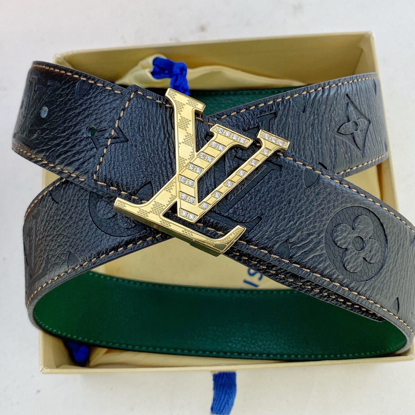 LV💕 特种皮腰带系列 ，原厂五金精品不锈钢钻💎扣，手感柔软舒适 宽3.8CM。