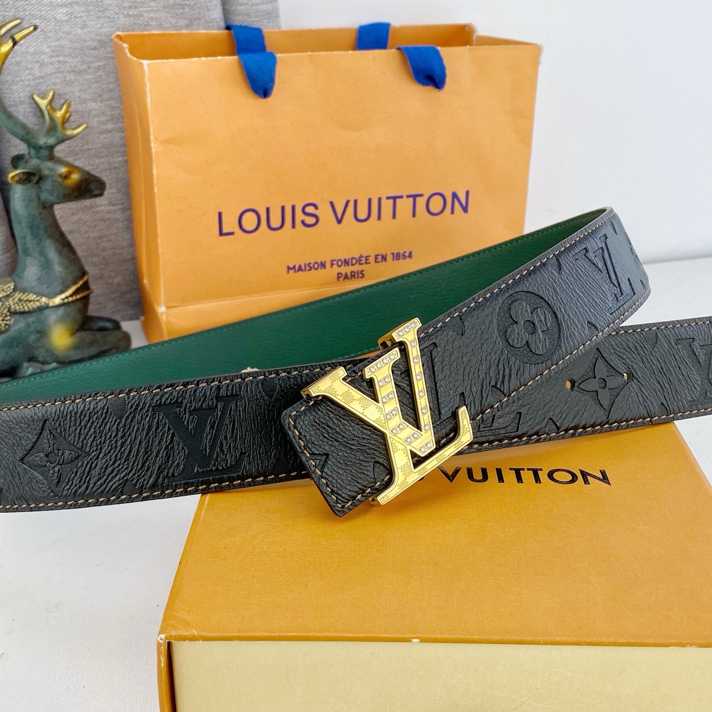 LV💕 特种皮腰带系列 ，原厂五金精品不锈钢钻💎扣，手感柔软舒适 宽3.8CM。