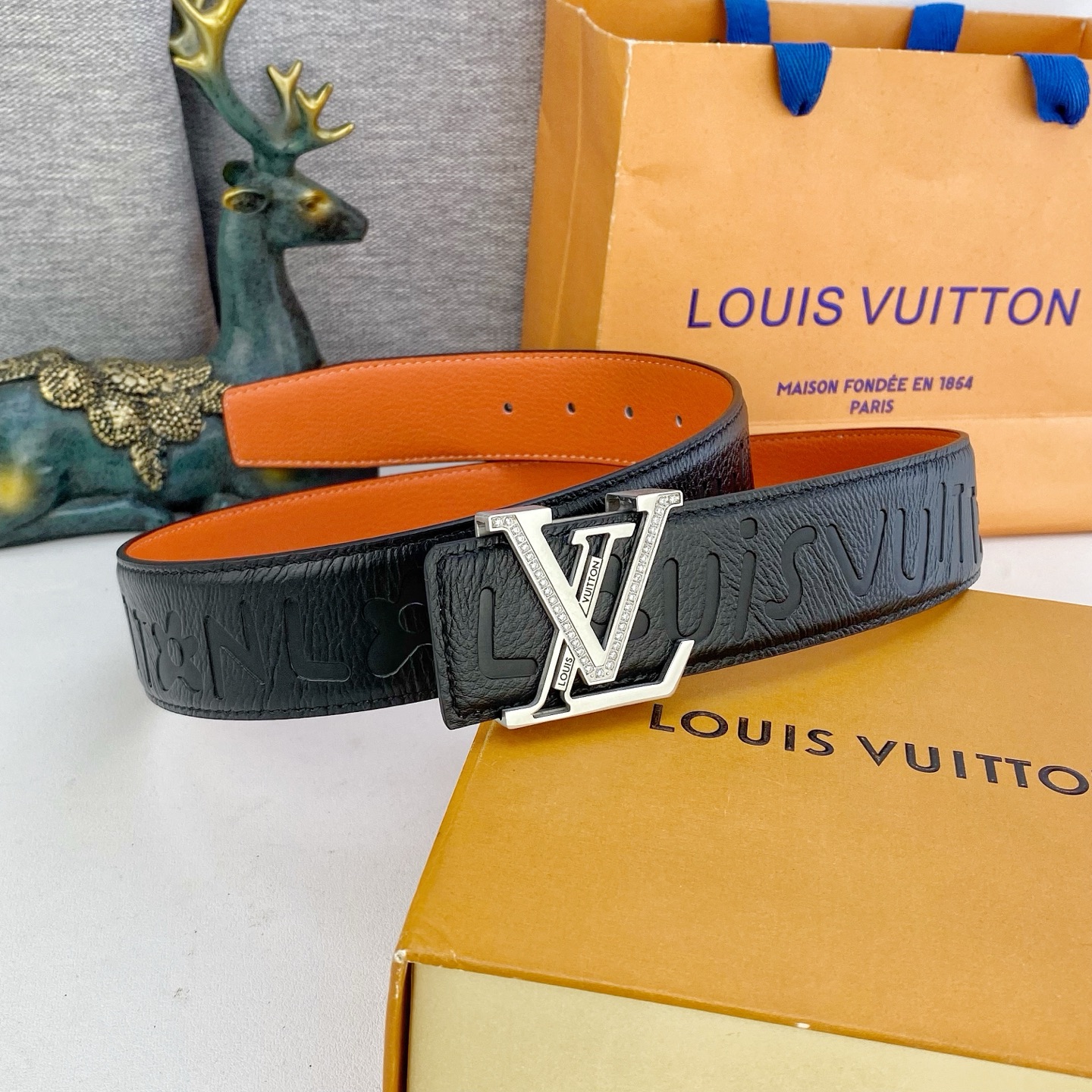 LV💕 特种皮腰带系列 ，原厂五金精品不锈钢钻💎扣，手感柔软舒适 宽3.8CM。
