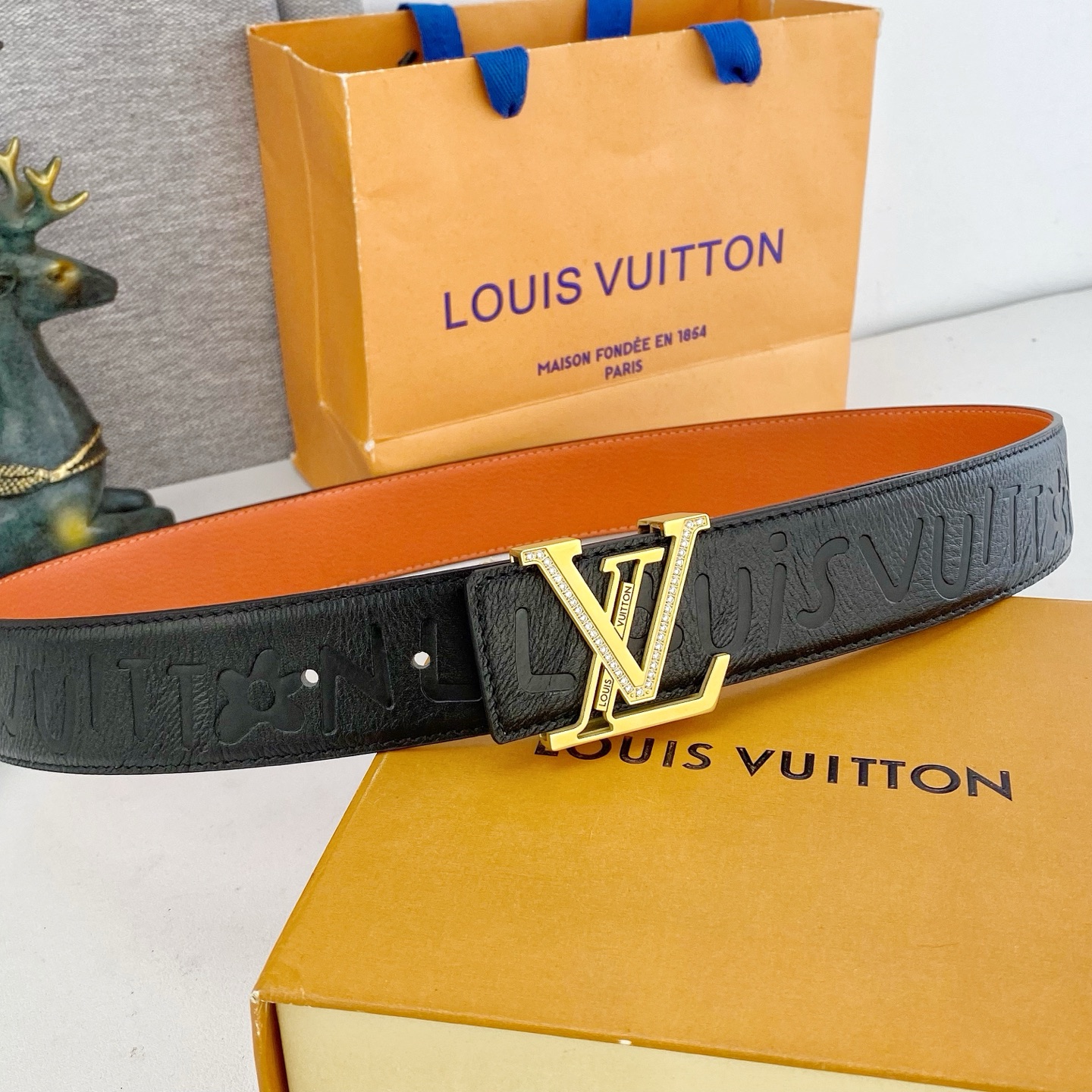 LV💕 特种皮腰带系列 ，原厂五金精品不锈钢钻💎扣，手感柔软舒适 宽3.8CM。