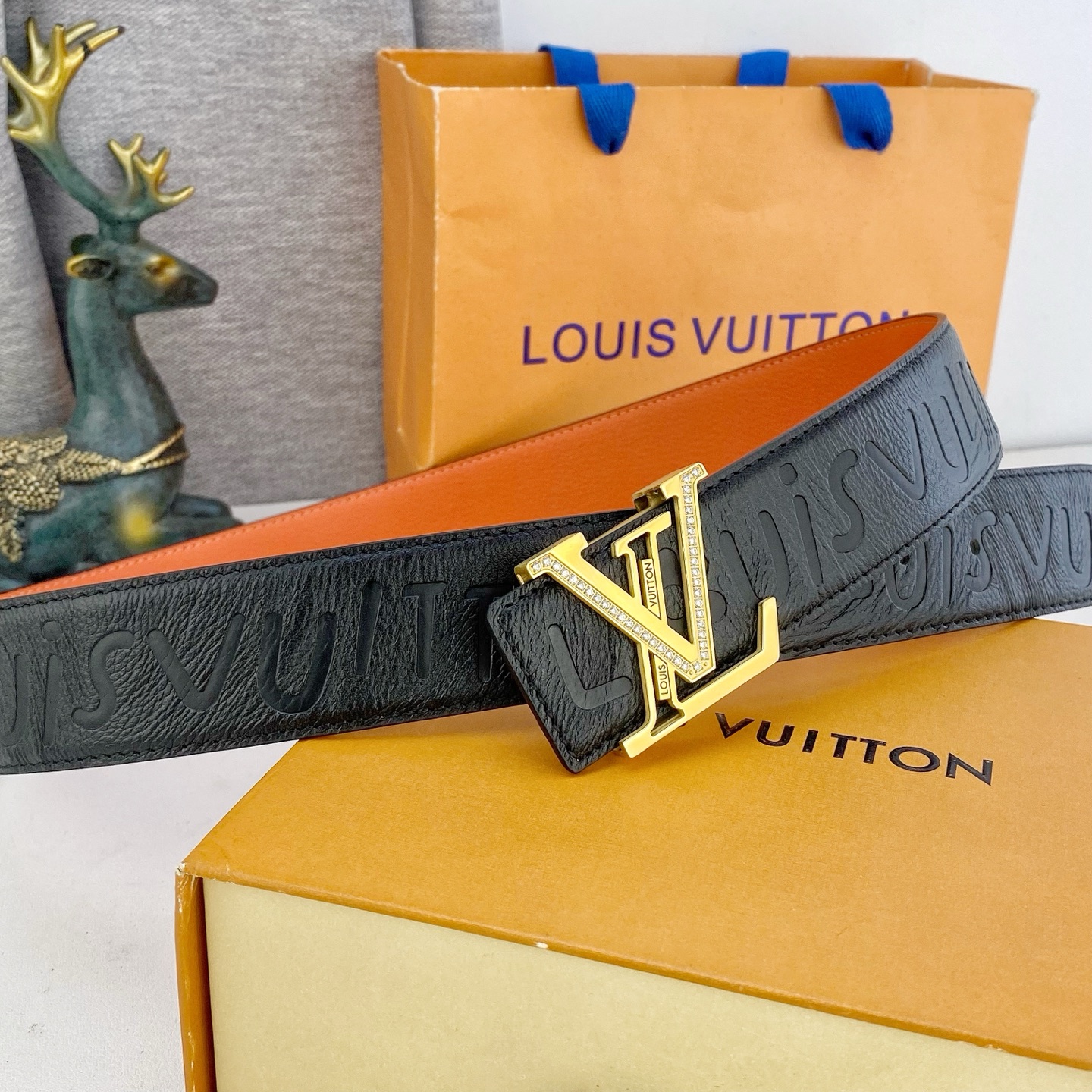 LV💕 特种皮腰带系列 ，原厂五金精品不锈钢钻💎扣，手感柔软舒适 宽3.8CM。