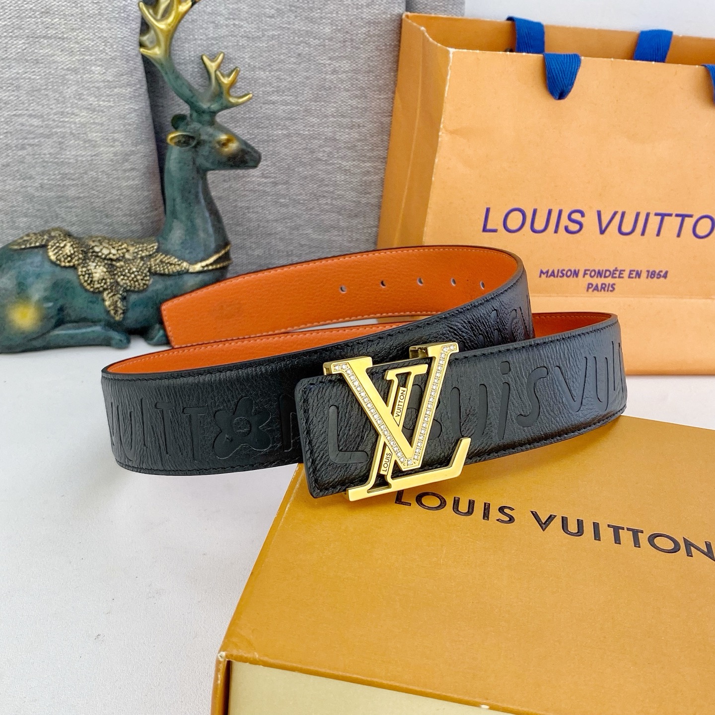 LV💕 特种皮腰带系列 ，原厂五金精品不锈钢钻💎扣，手感柔软舒适 宽3.8CM。