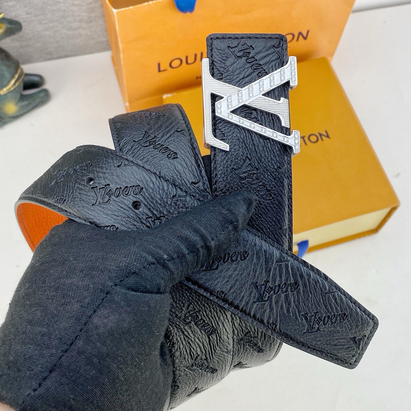 LV💕 特种皮腰带系列 ，原厂五金精品不锈钢钻💎扣，手感柔软舒适 宽3.8CM。