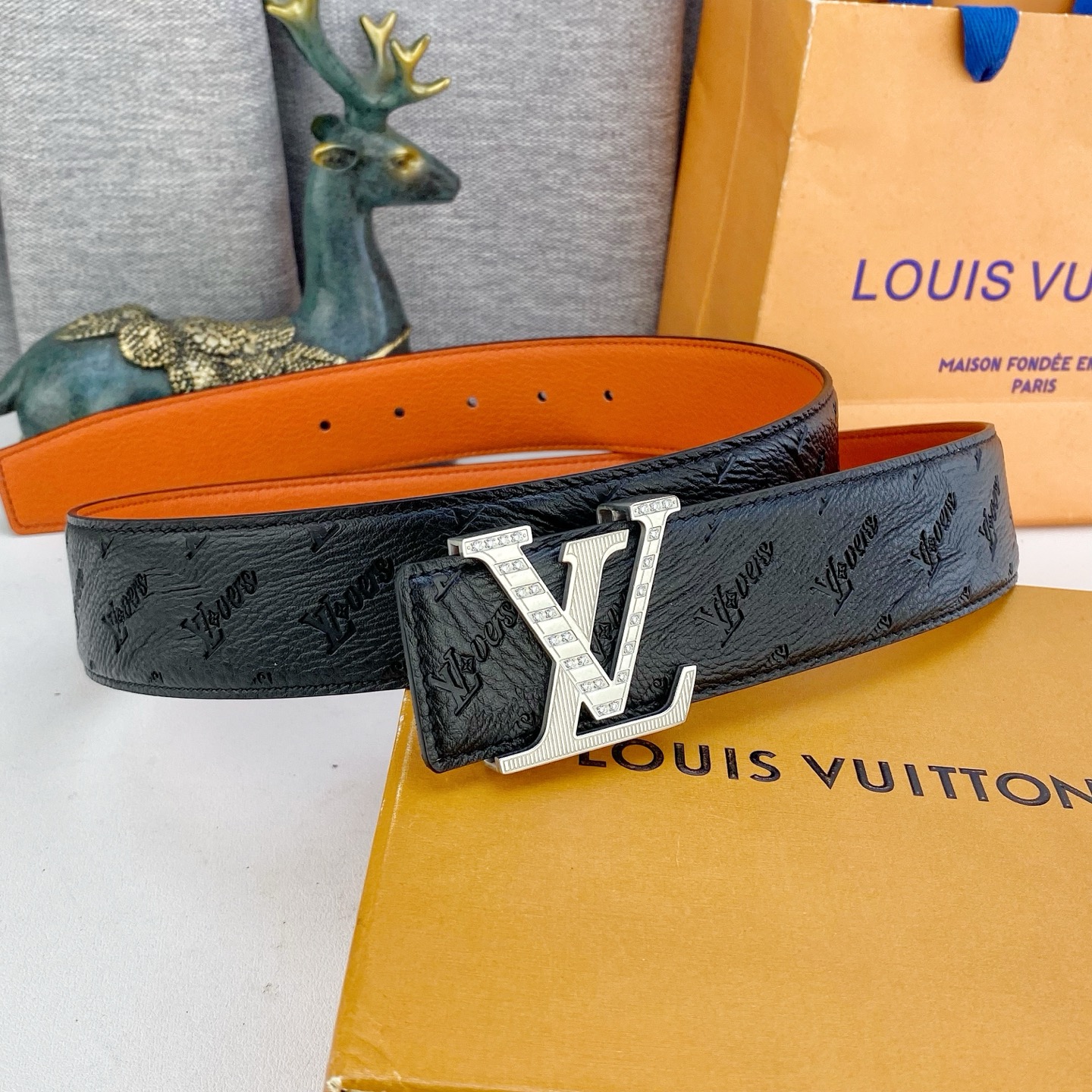 LV💕 特种皮腰带系列 ，原厂五金精品不锈钢钻💎扣，手感柔软舒适 宽3.8CM。
