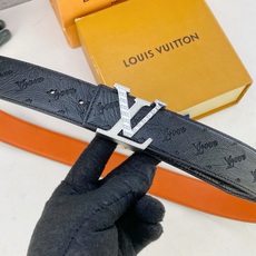 LV💕 特种皮腰带系列 ,原厂五金精品不锈钢钻💎扣,手感柔软舒适 宽3.8CM。 LV💕 特种皮腰带系列 ,原厂五金精品不锈钢钻💎扣,手感柔软舒适 宽3.8CM。
