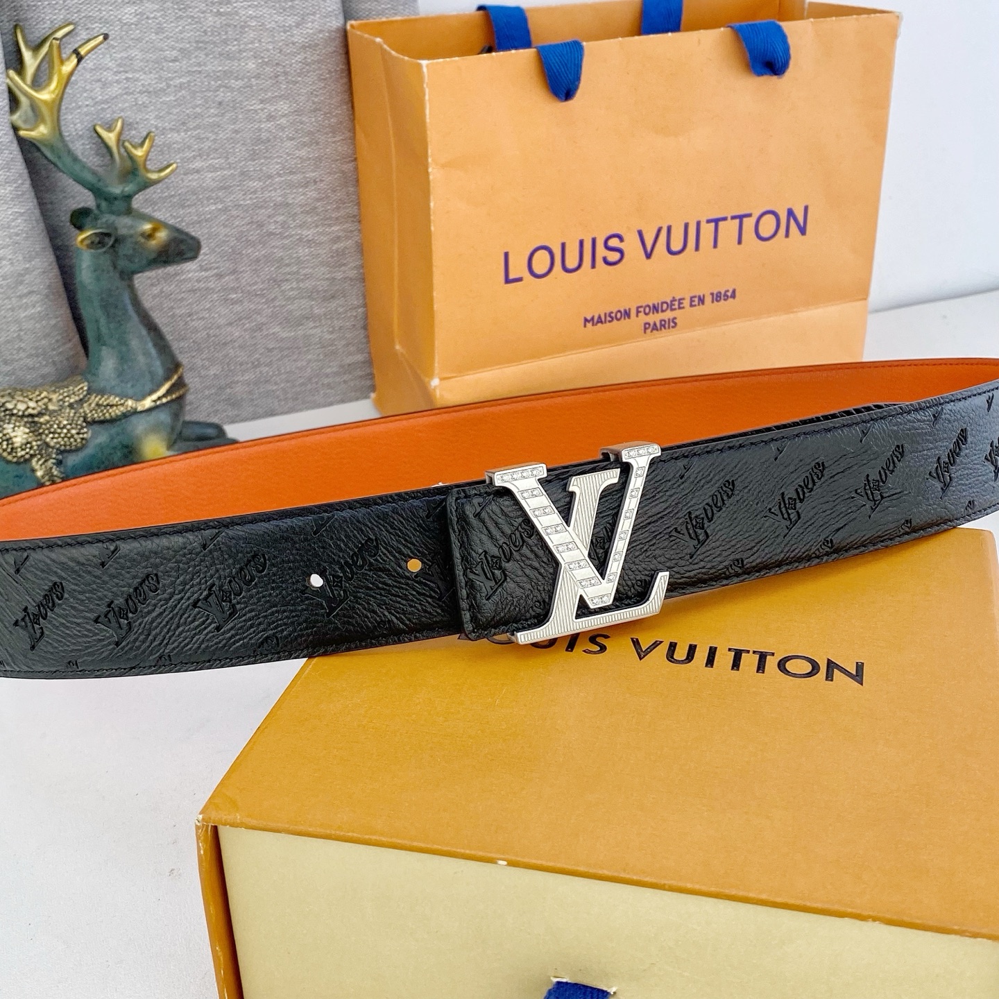 LV💕 特种皮腰带系列 ，原厂五金精品不锈钢钻💎扣，手感柔软舒适 宽3.8CM。