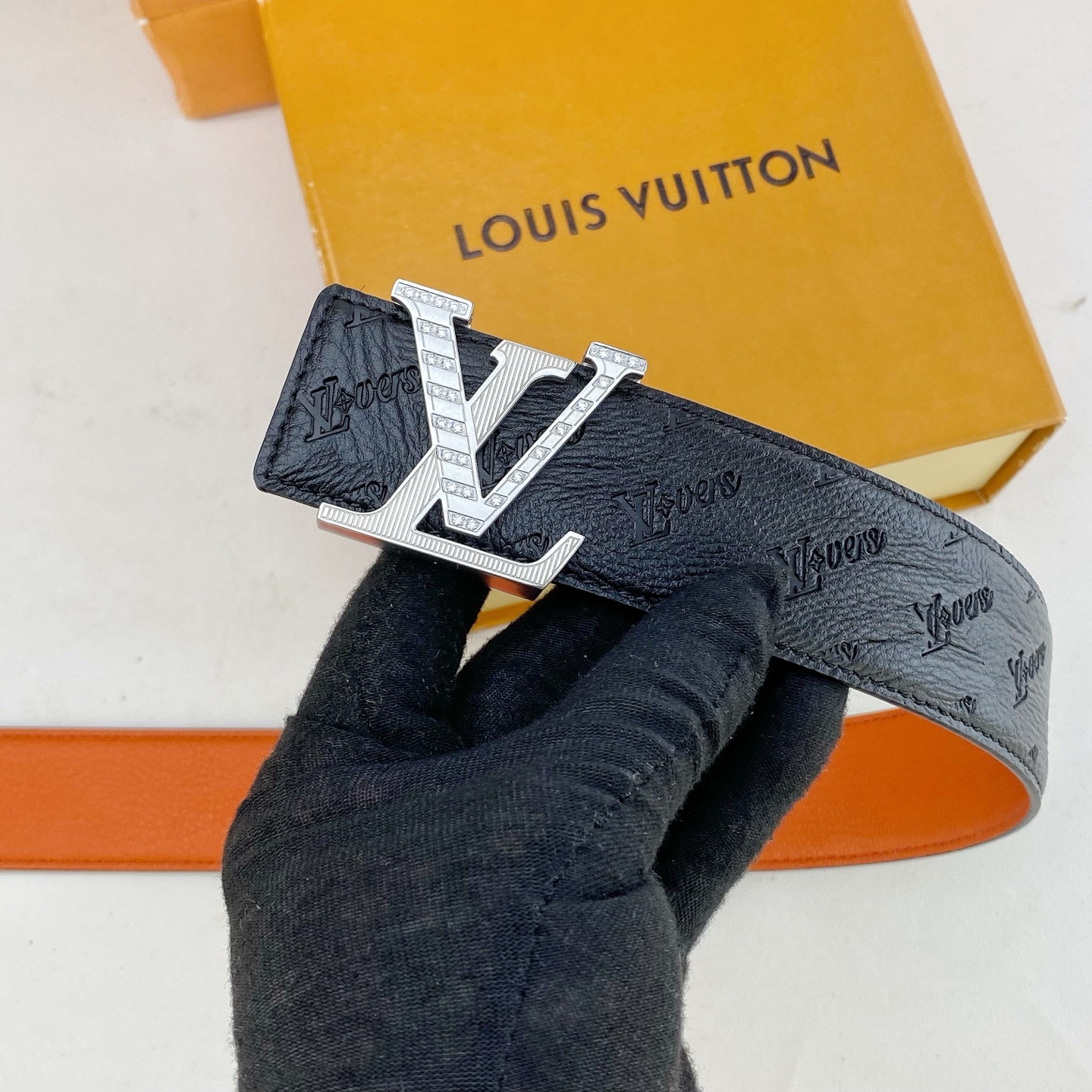 LV💕 特种皮腰带系列 ，原厂五金精品不锈钢钻💎扣，手感柔软舒适 宽3.8CM。