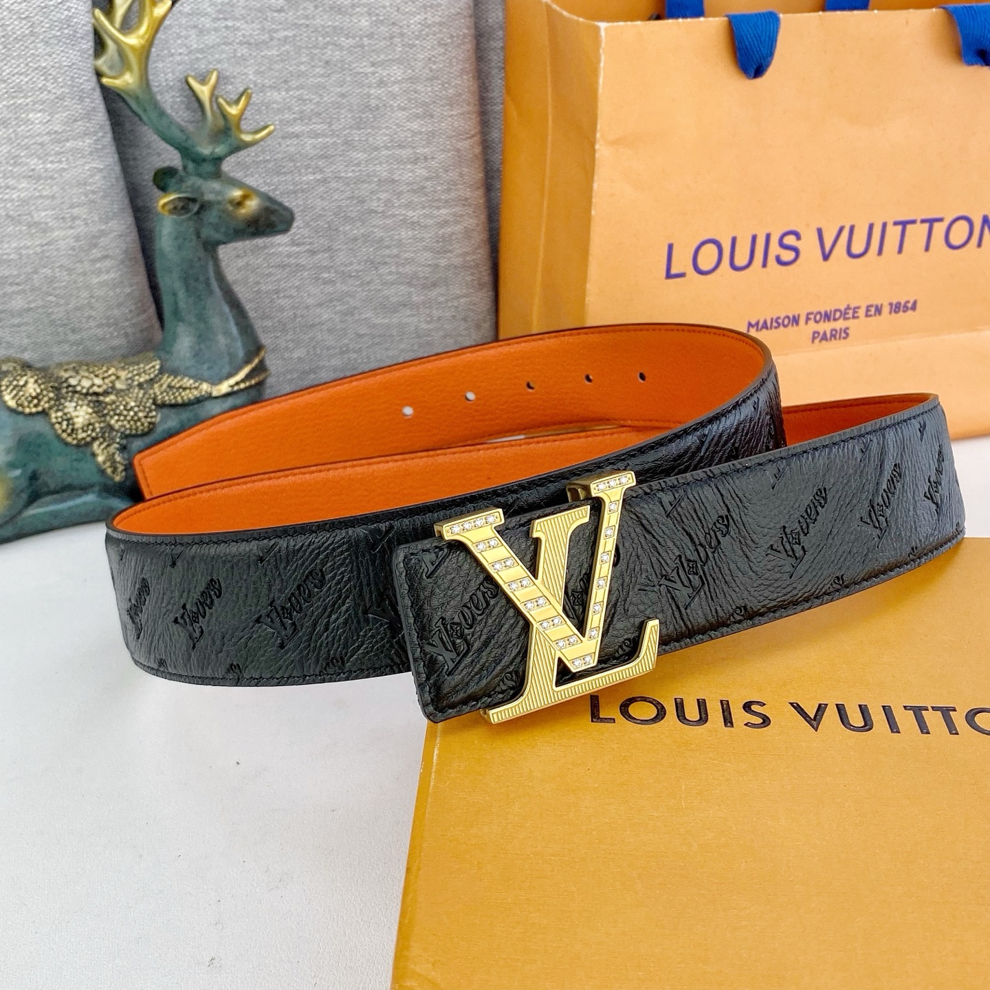 LV💕 特种皮腰带系列 ，原厂五金精品不锈钢钻💎扣，手感柔软舒适 宽3.8CM。