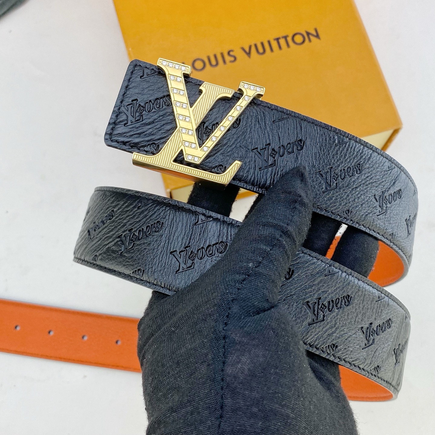 LV💕 特种皮腰带系列 ，原厂五金精品不锈钢钻💎扣，手感柔软舒适 宽3.8CM。