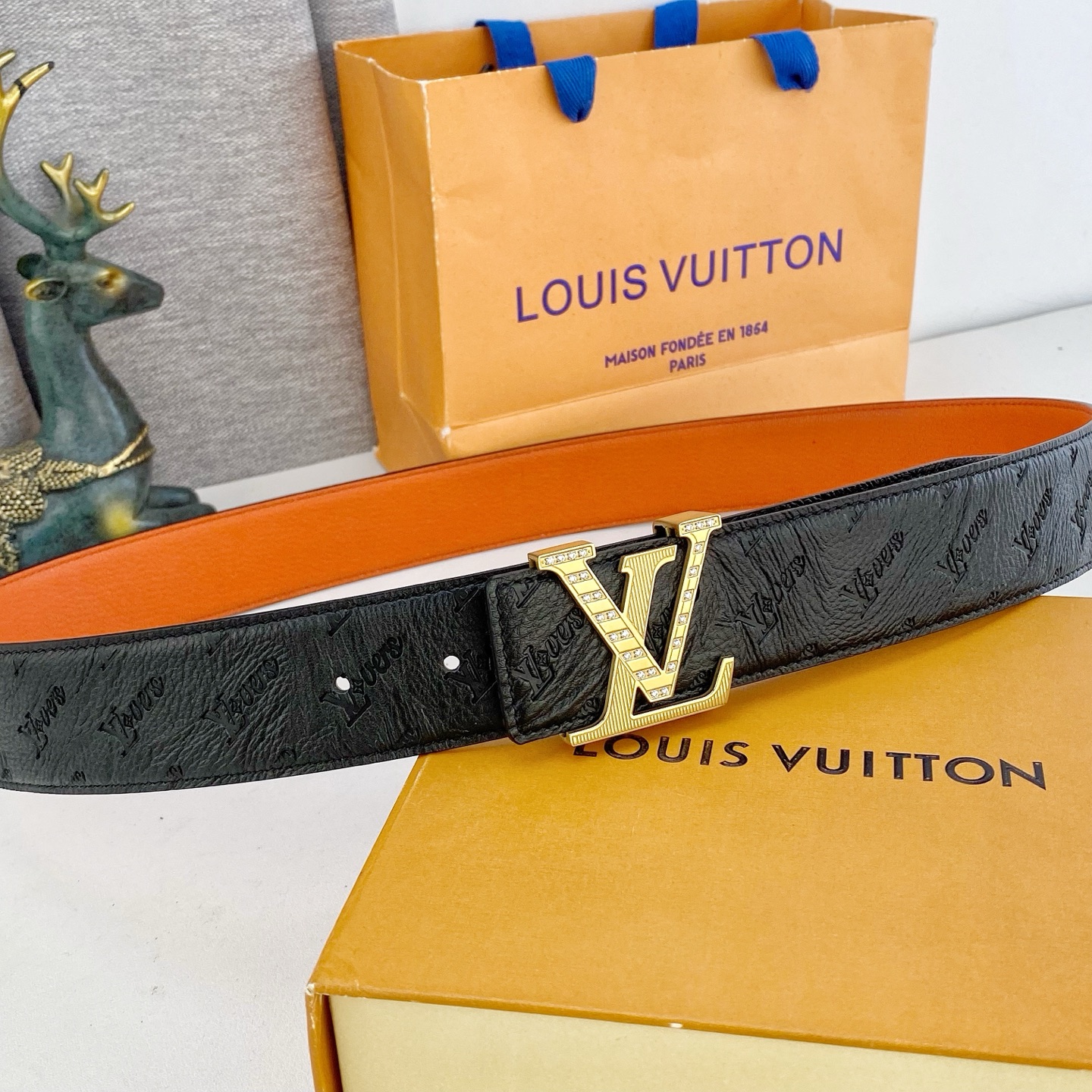 LV💕 特种皮腰带系列 ，原厂五金精品不锈钢钻💎扣，手感柔软舒适 宽3.8CM。
