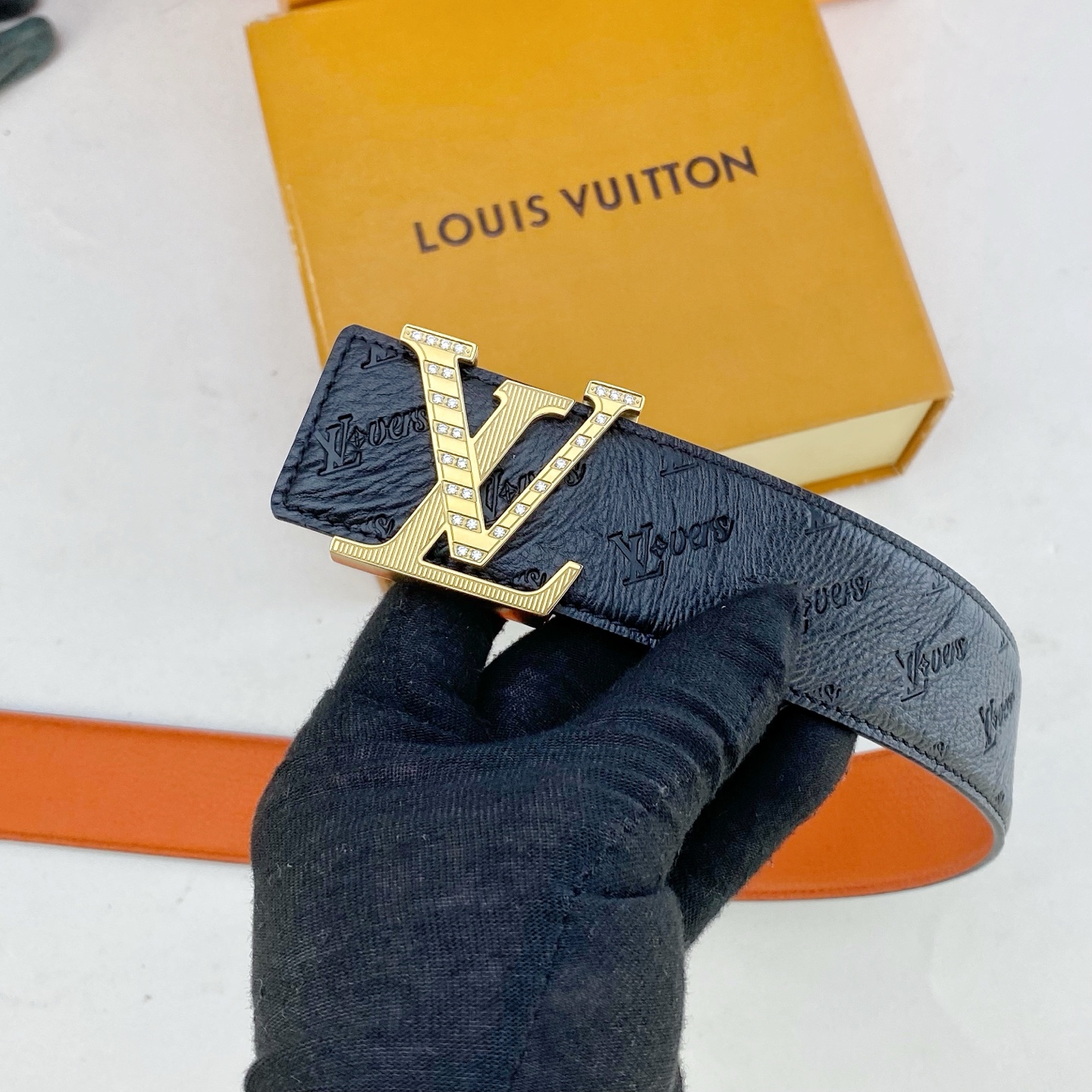 LV💕 特种皮腰带系列 ，原厂五金精品不锈钢钻💎扣，手感柔软舒适 宽3.8CM。