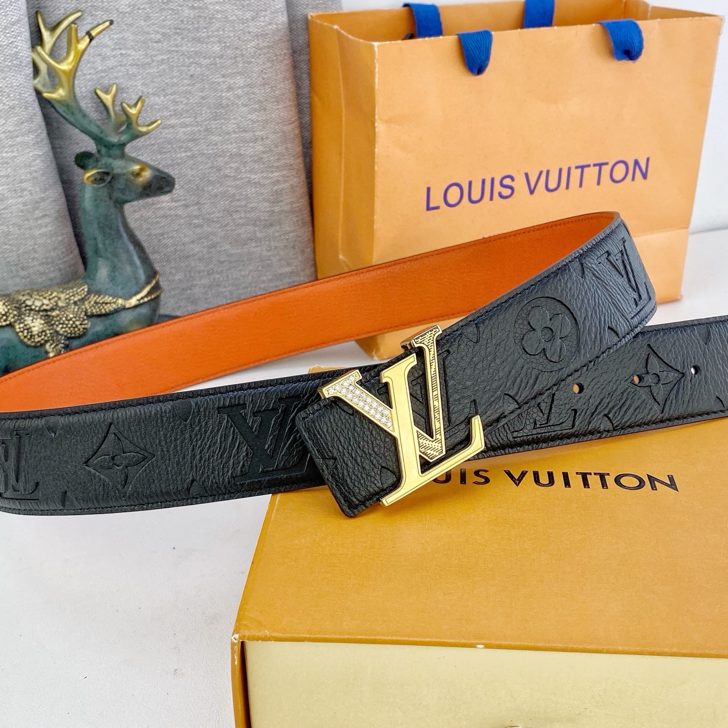 LV💕 特种皮腰带系列 ，原厂五金精品不锈钢钻💎扣，手感柔软舒适 宽3.8CM。