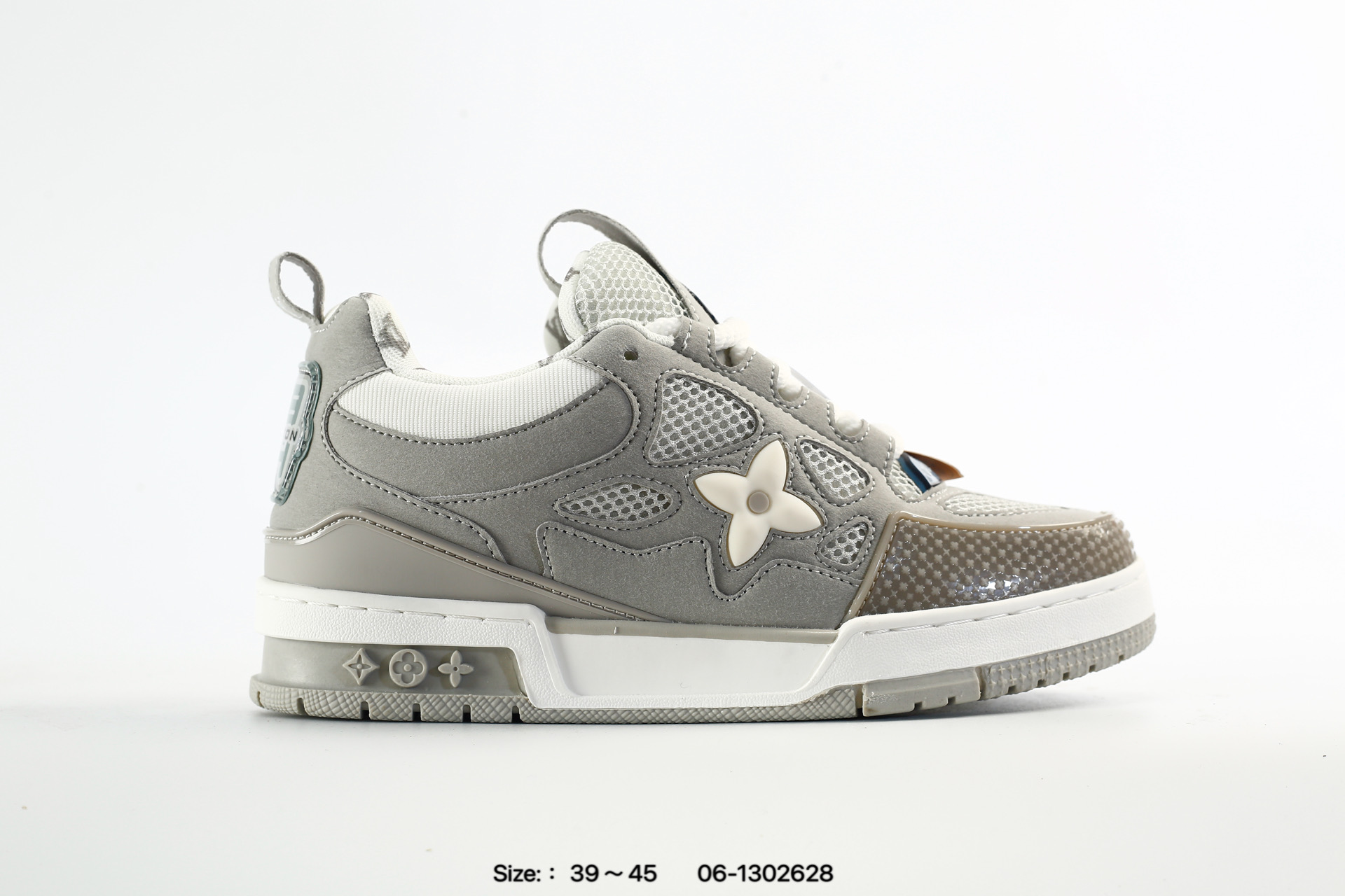 Louis Vuitton Trainer Sneaker Low – 06-1302628