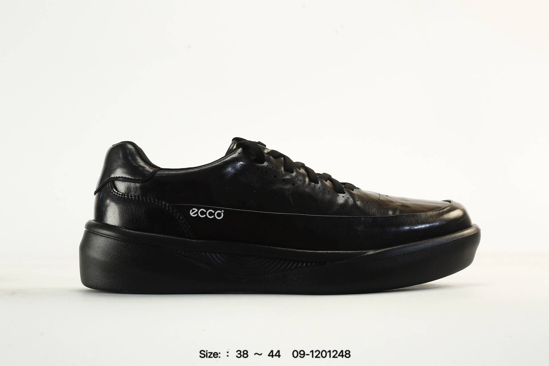 Ecco 2026 – 09-12012048