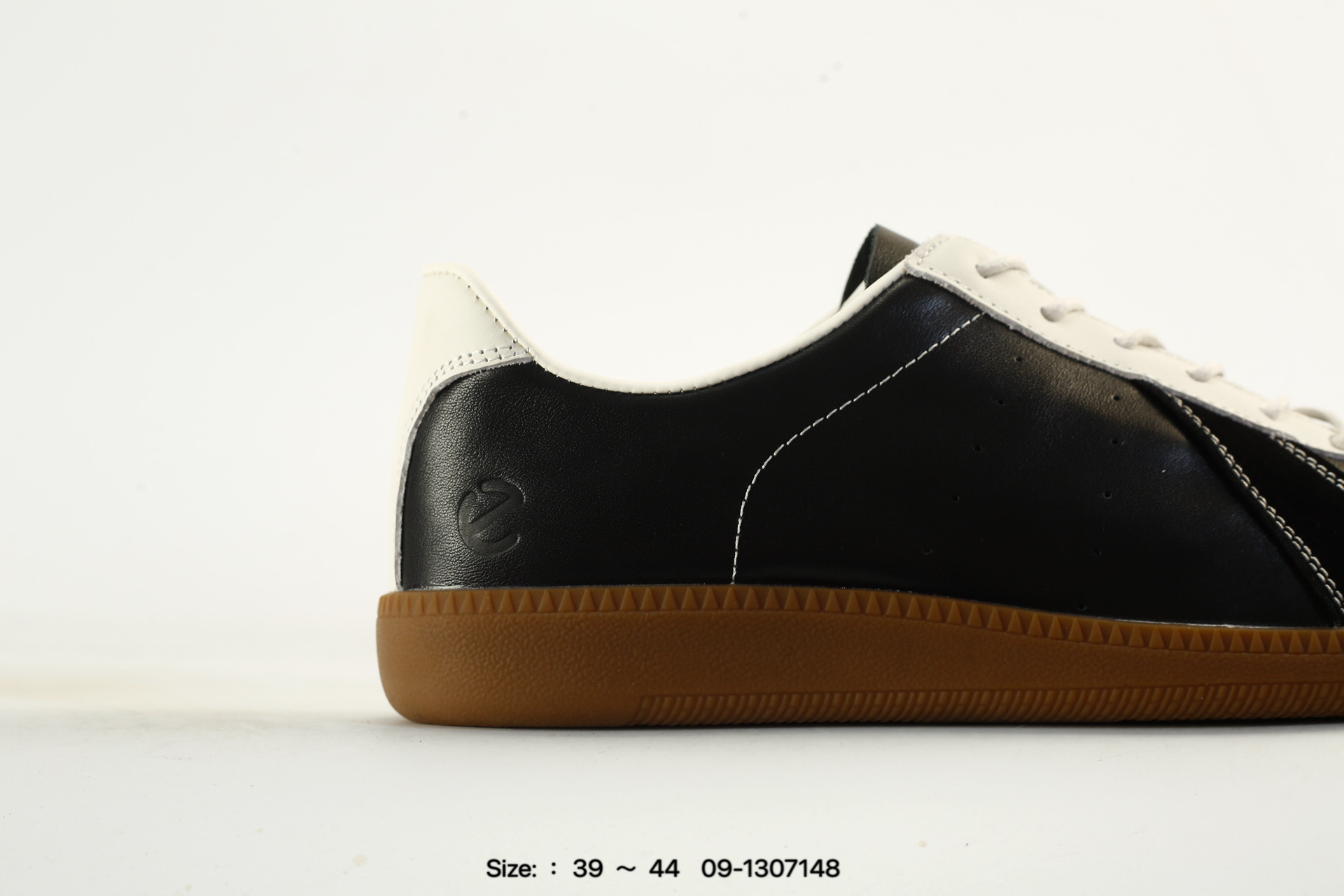 Ecco 2026 – 09-1307148, photo 2