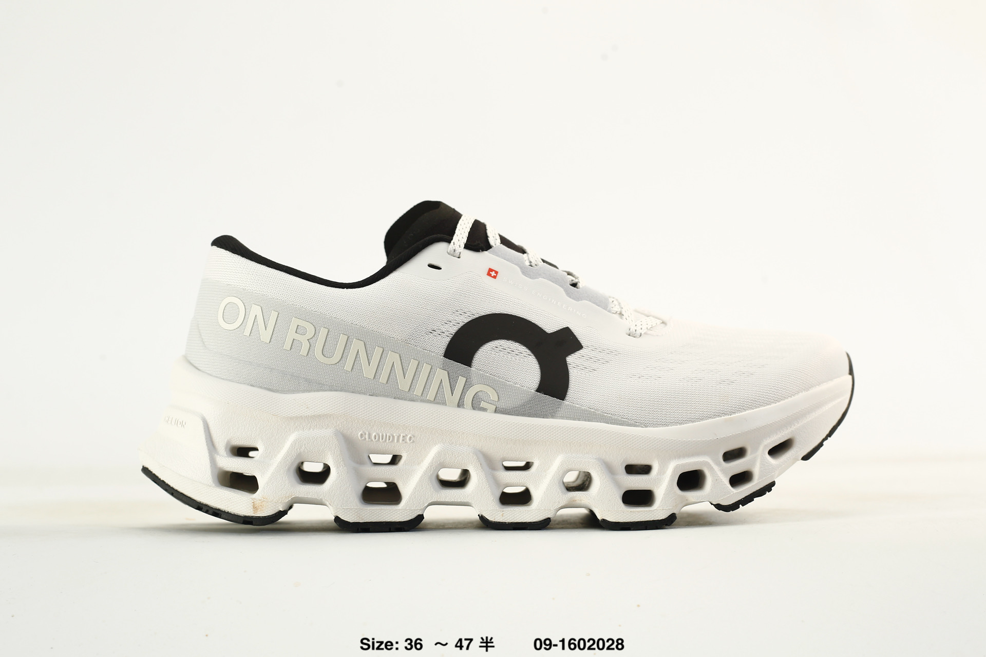 On Cloudmonster 3 – 09-1602028, photo 2
