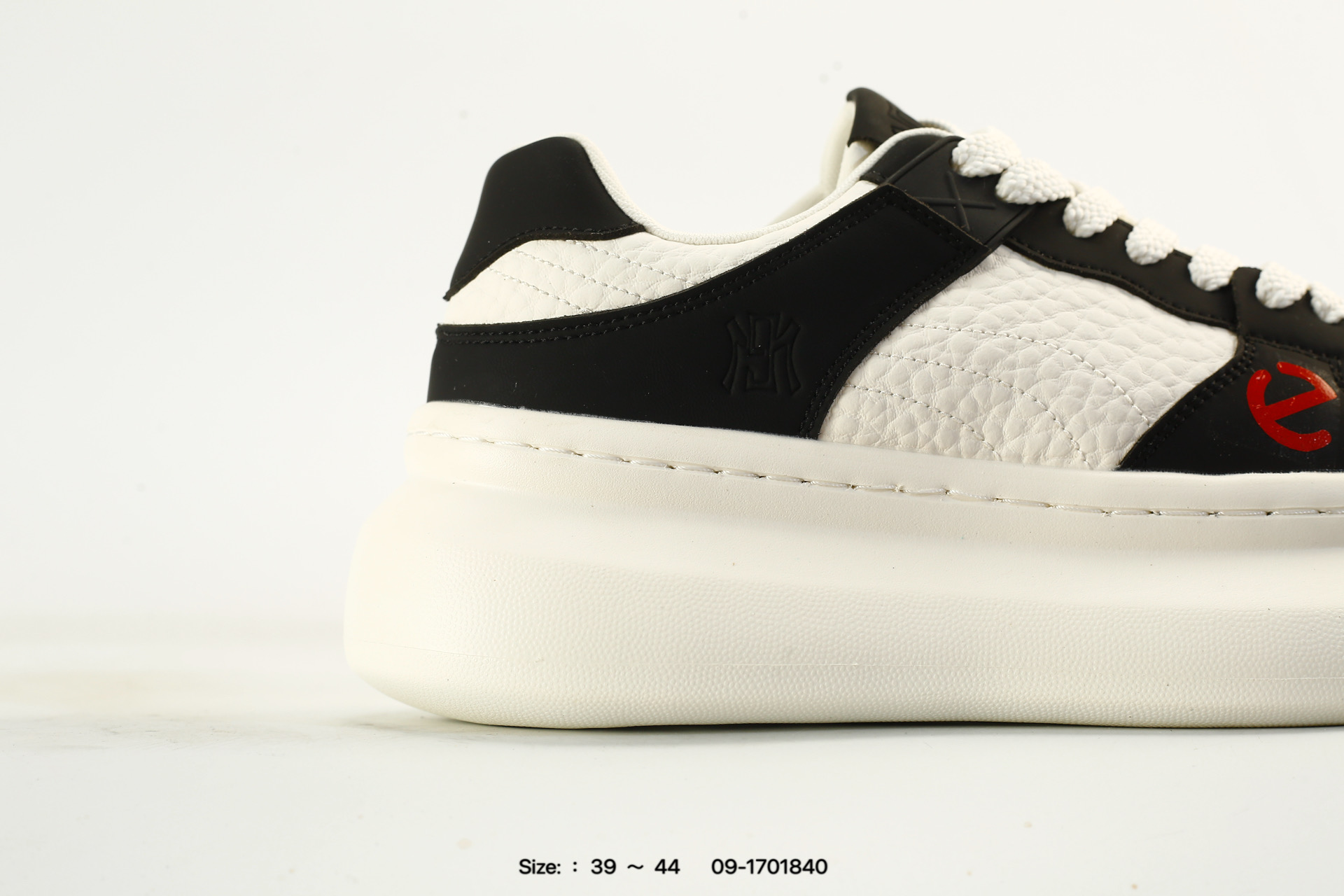 Ecco 2026 – 09-1701840, photo 2