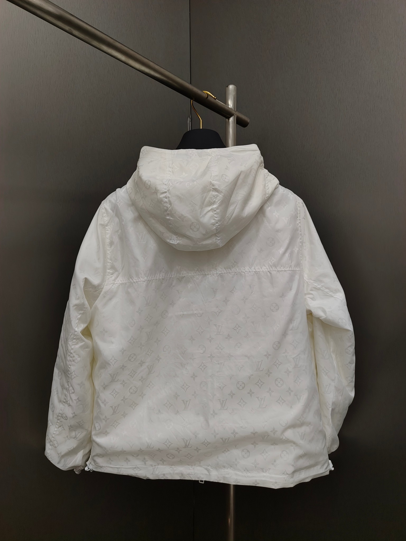 Louis Vuitton 2025SS Men's White Monogram Windbreaker Jacket - M to 3XL 5 a1711338180252 7503