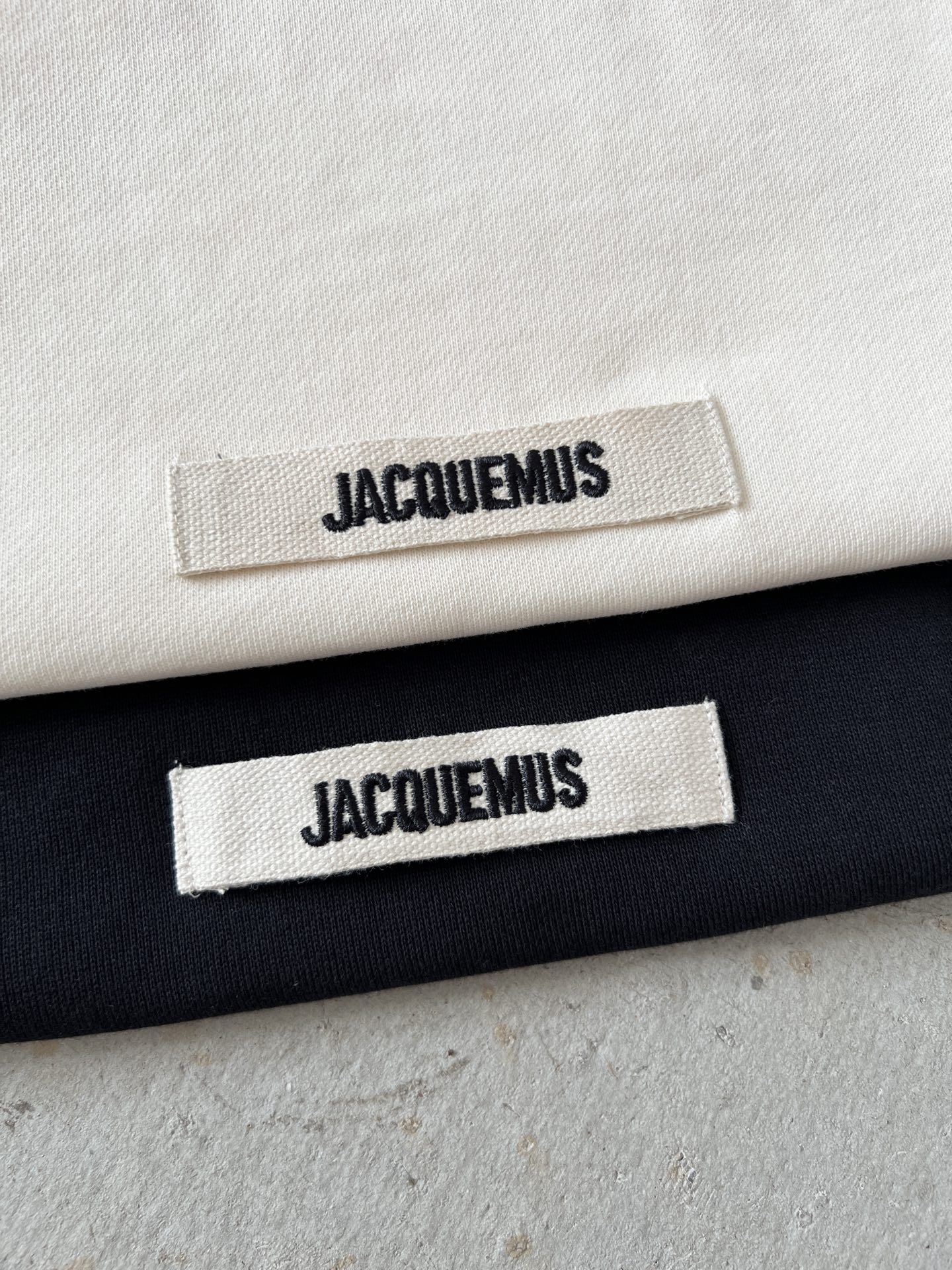 Jacquemus Embroidered Logo Crewneck Sweatshirt - Stylish & Comfortable 6 i1752409043235 3046 0 5