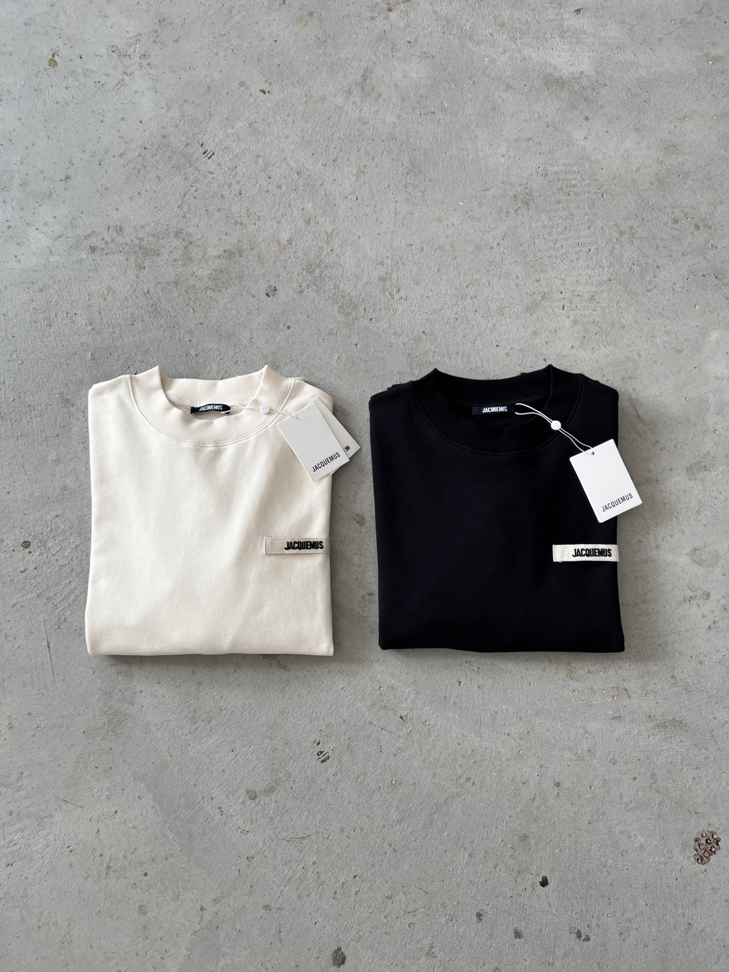 Jacquemus Embroidered Logo Crewneck Sweatshirt - Stylish & Comfortable 3 i1752409043235 6454 0 0