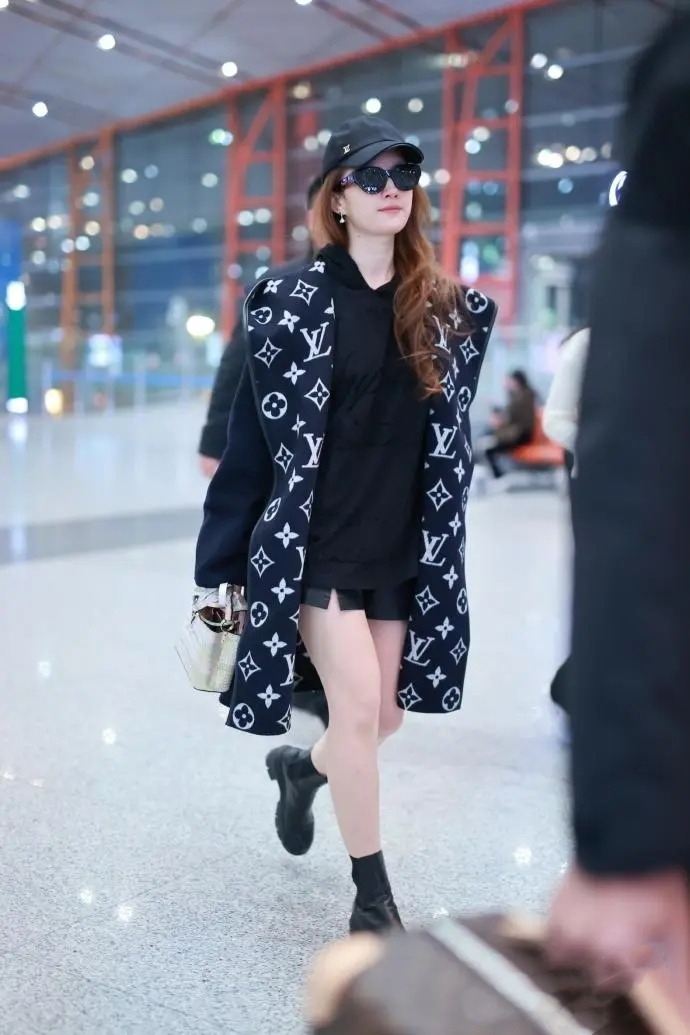 [Cashmere Coats, Furs]The design is indeed excellent enough Loose and moderate
