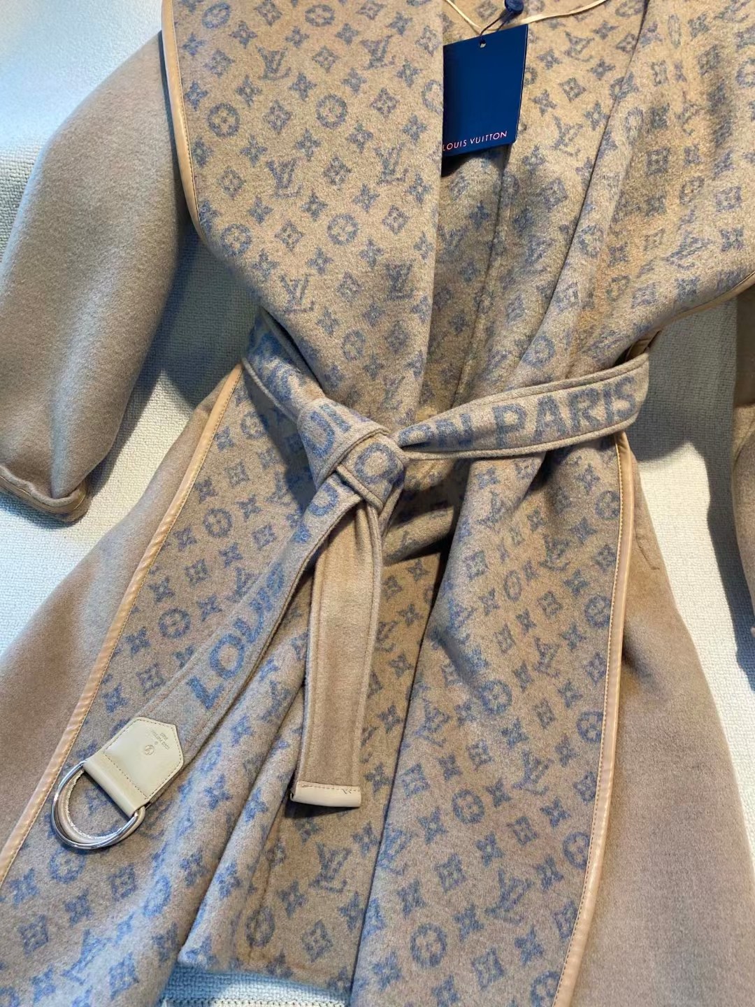 [Cashmere Coats, Furs]High-end quality women