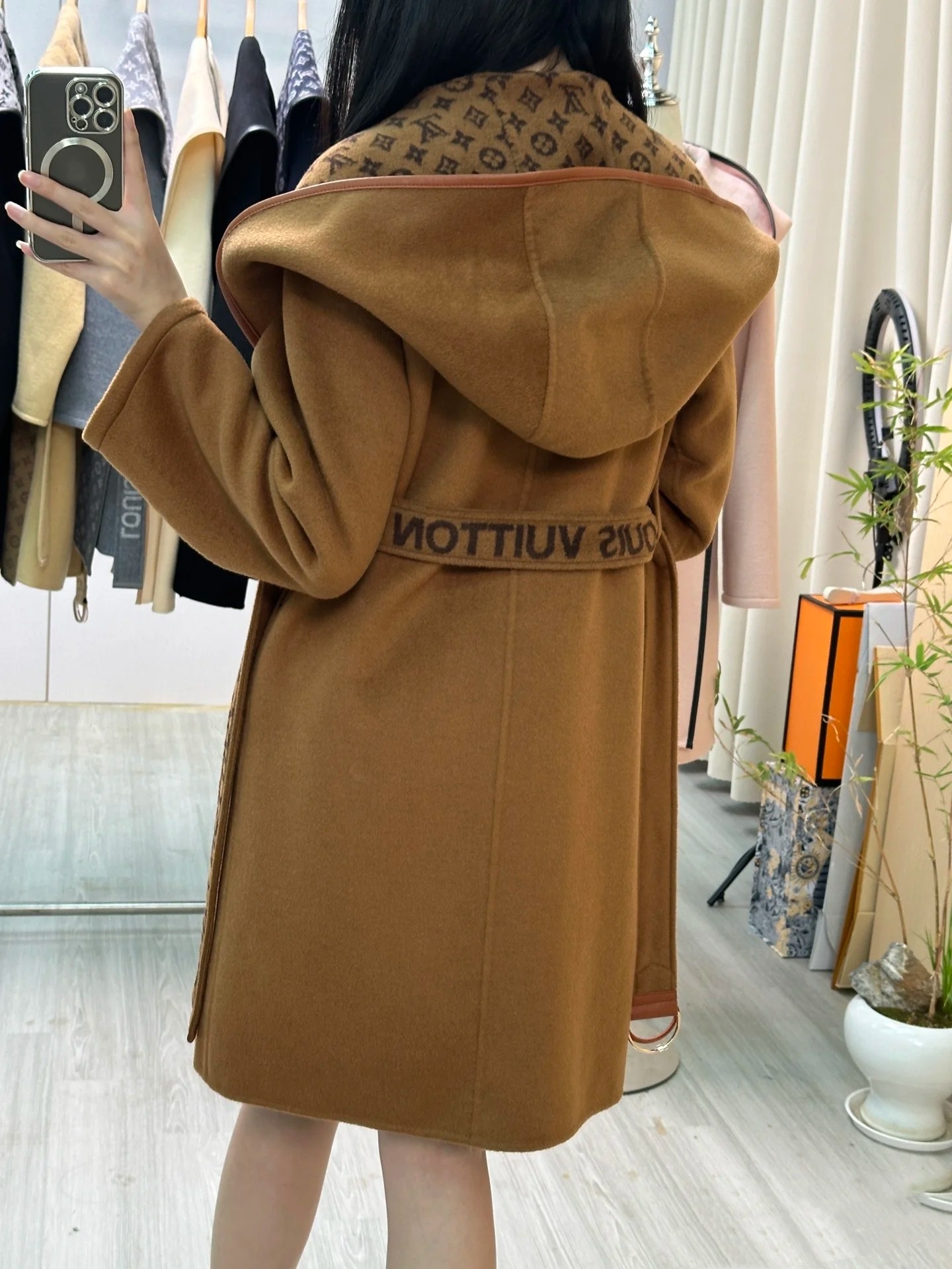 [Cashmere Coats, Furs]High-end quality women