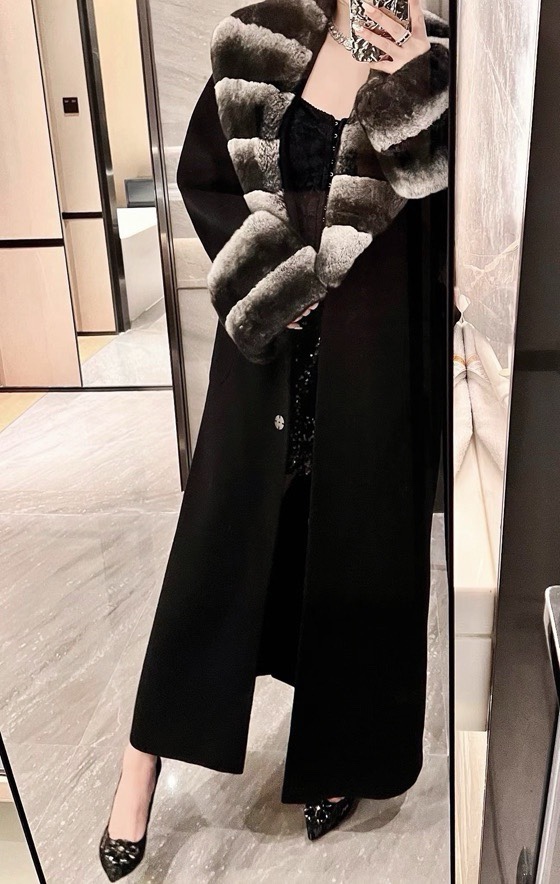 “High-quality Women’s Outfits with Dustproof Bags and Cozy Rabbit Hair Coats” - 图片 4