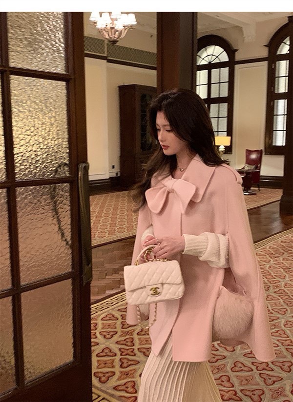 Luxurious Women’s Outfits: Miu-Explosive Double Wool and Fox Fur Coats for Year-End Elegance - 图片 9