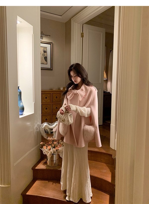 Luxurious Women’s Outfits: Miu-Explosive Double Wool and Fox Fur Coats for Year-End Elegance - 图片 4