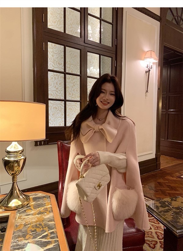Luxurious Women’s Outfits: Miu-Explosive Double Wool and Fox Fur Coats for Year-End Elegance - 图片 8