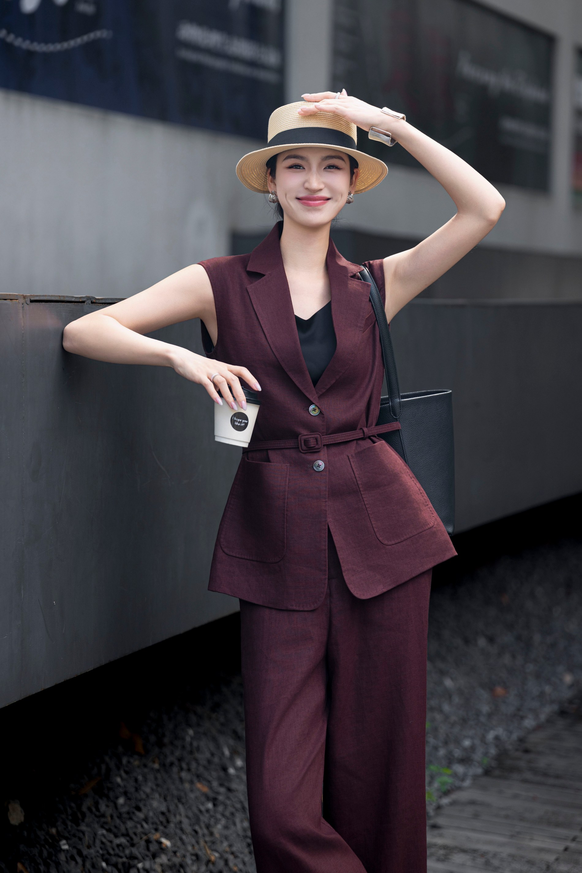 “Women’s High-Quality Linen Suit with CD: Eco-Friendly, Soft, and Breathable for Healthy Dressing Experience” - 图片 5