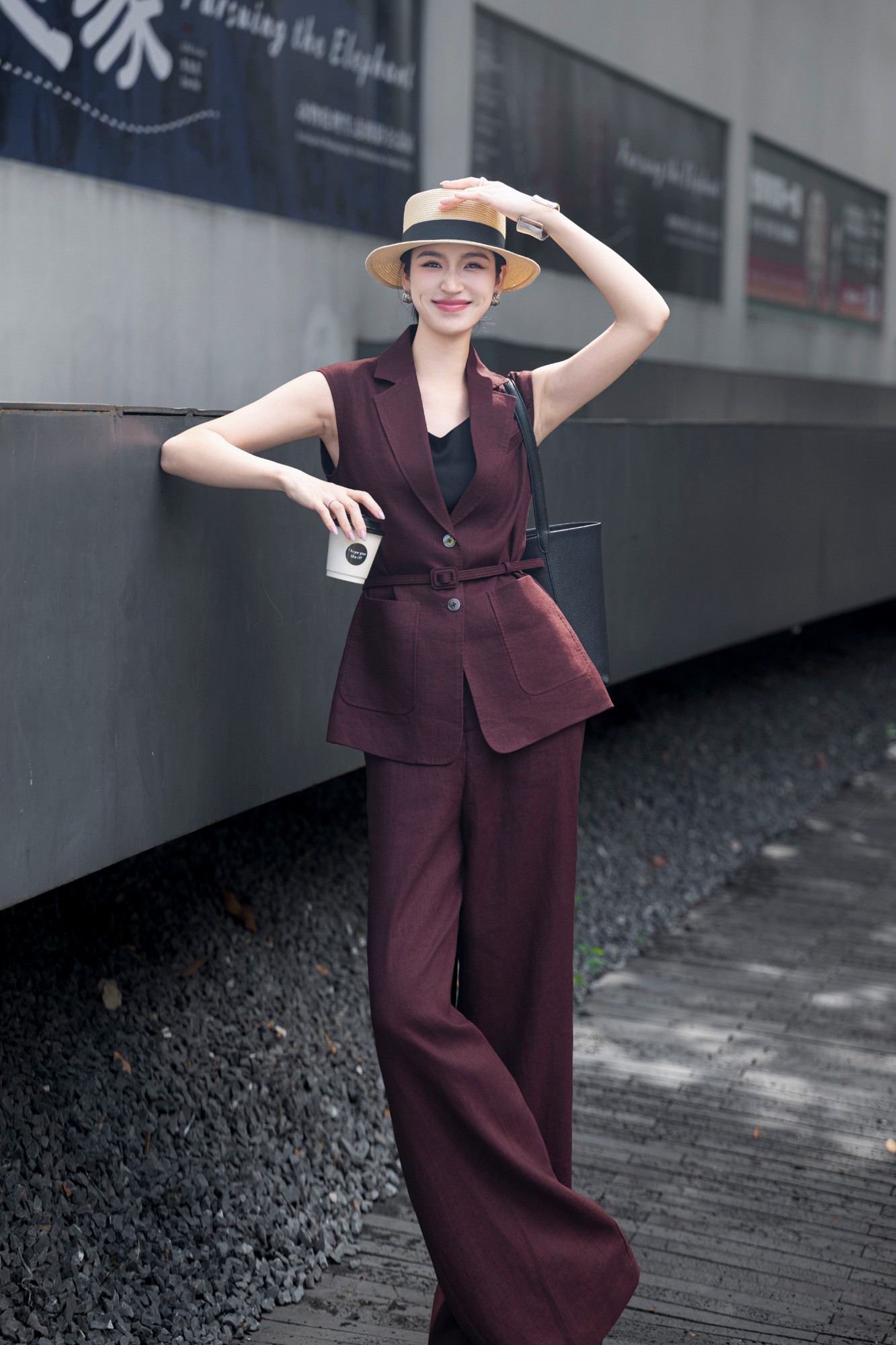 “Women’s High-Quality Linen Suit with CD: Eco-Friendly, Soft, and Breathable for Healthy Dressing Experience” - 图片 4
