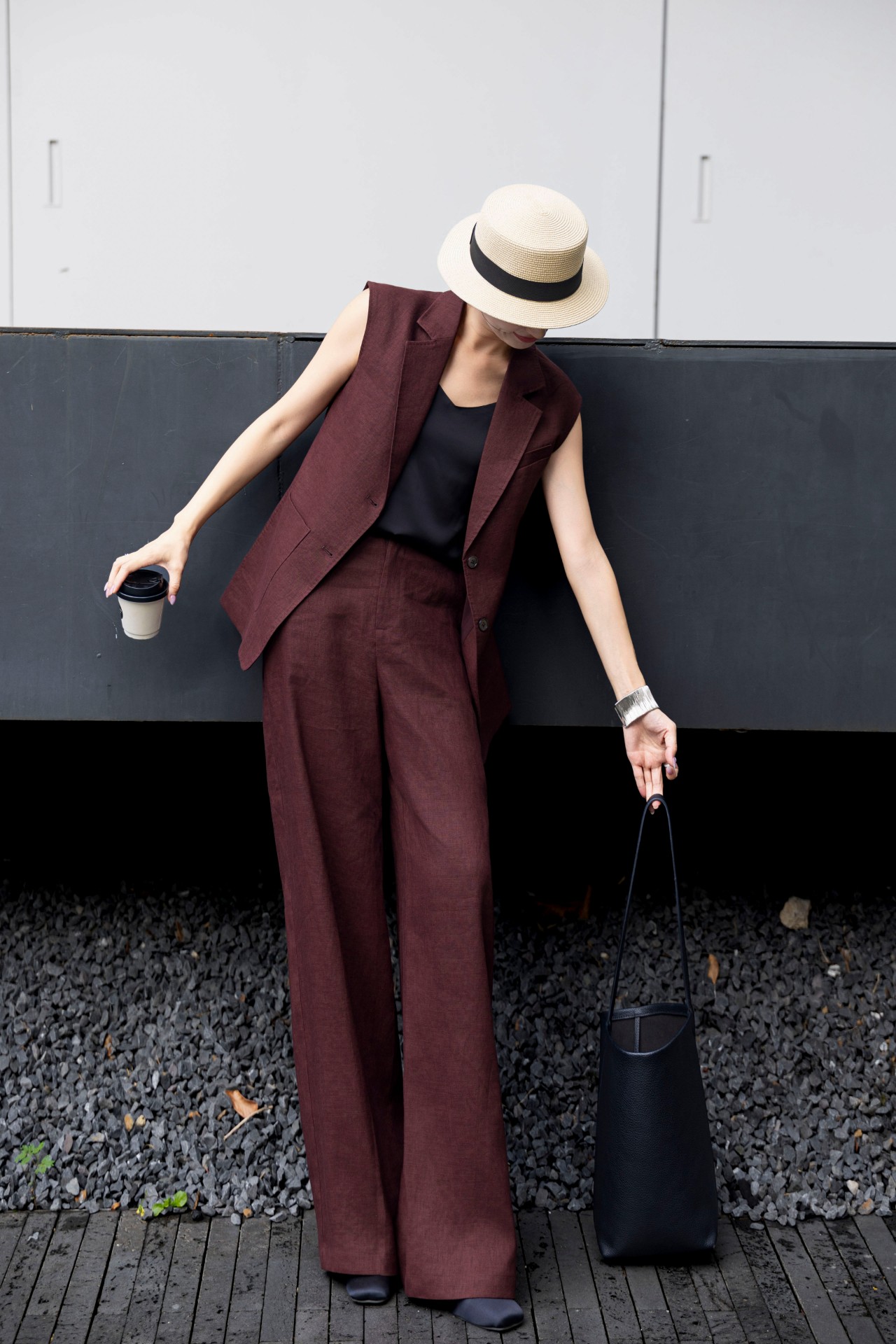 “Women’s High-Quality Linen Suit with CD: Eco-Friendly, Soft, and Breathable for Healthy Dressing Experience” - 图片 9