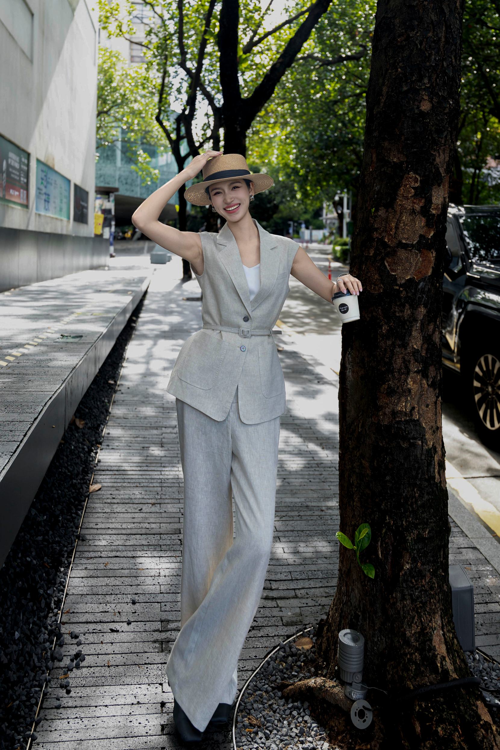 “High-End Quality Females Linen Suit with CD-ROMs – Natural, Organic, Eco-Friendly, Healthy Dress Experience” - 图片 3