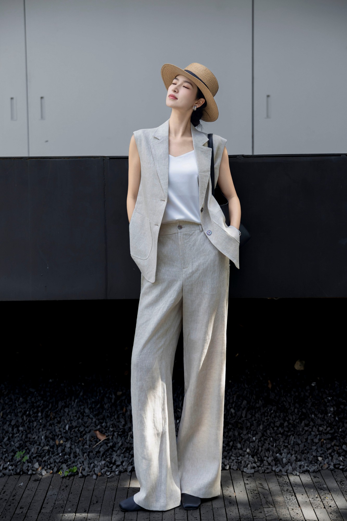 “High-End Quality Females Linen Suit with CD-ROMs – Natural, Organic, Eco-Friendly, Healthy Dress Experience” - 图片 9
