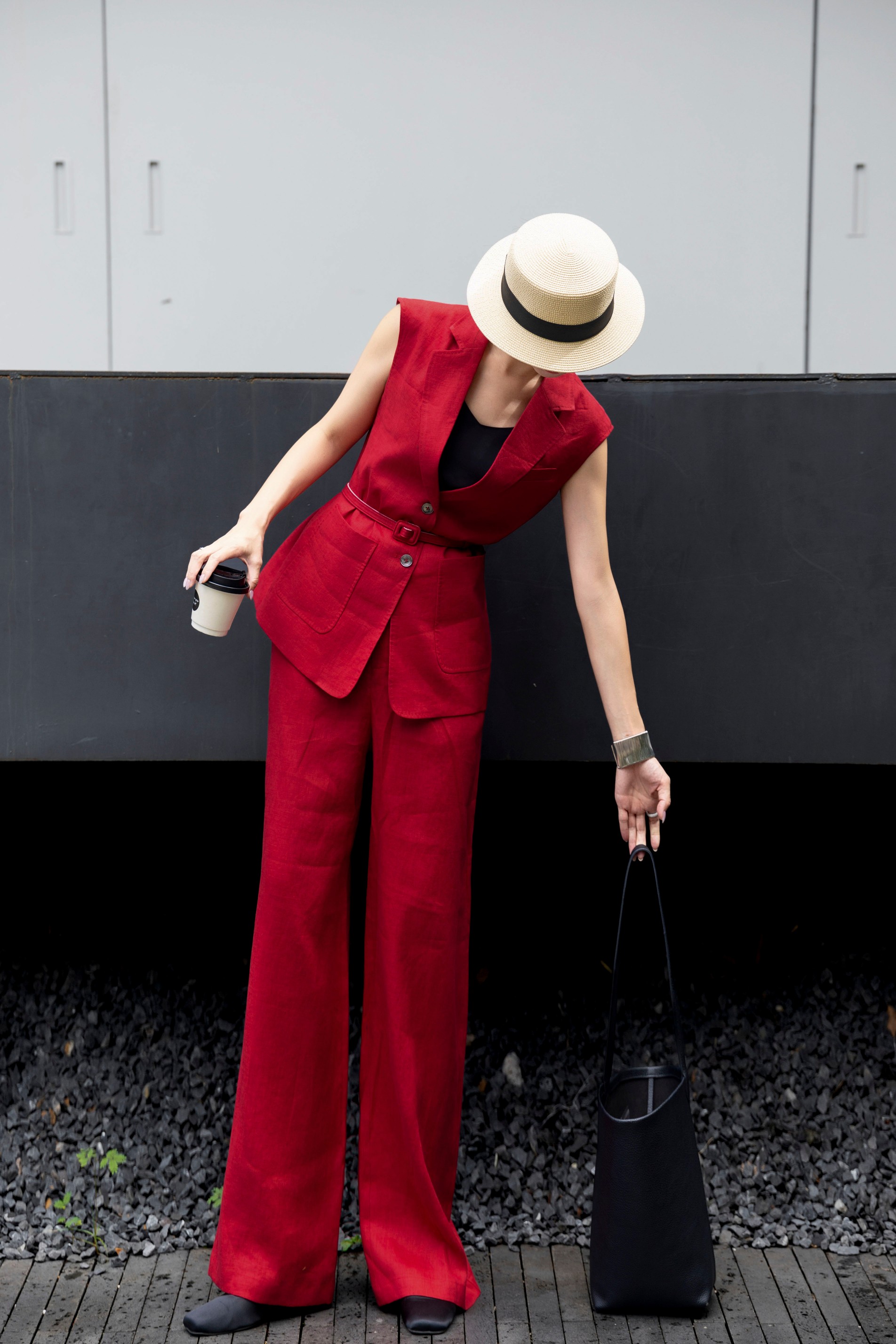 “High-end Quality Linen Suits with CD-ROMs: Natural, Eco-Friendly, and Stylish” - 图片 2