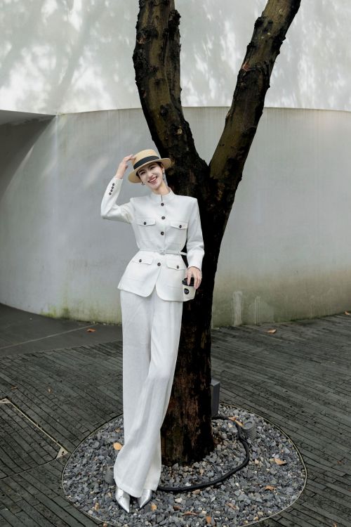 Women's Elegant Linen Suit Set - Lightweight, Breathable, and Stylish 1 Women's Elegant Linen Suit Set - Lightweight, Breathable, and Stylish