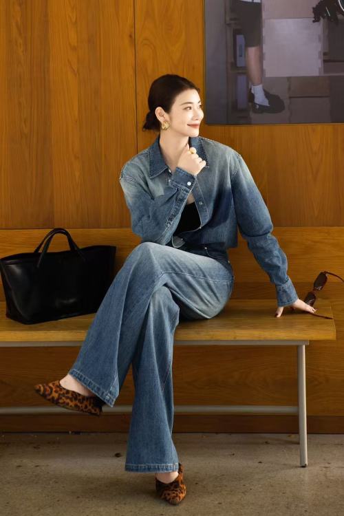 Miu Miu Denim Set with Belt, High-End Street Style, Comfortable and Stylish 1 Miu Miu Denim Set with Belt, High-End Street Style, Comfortable and Stylish