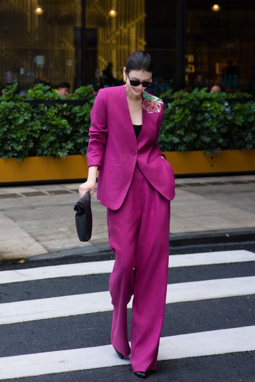 Elegant Women's Linen Suit with Embroidery Detail - Lightweight & Comfortable 1 Elegant Women's Linen Suit with Embroidery Detail - Lightweight & Comfortable