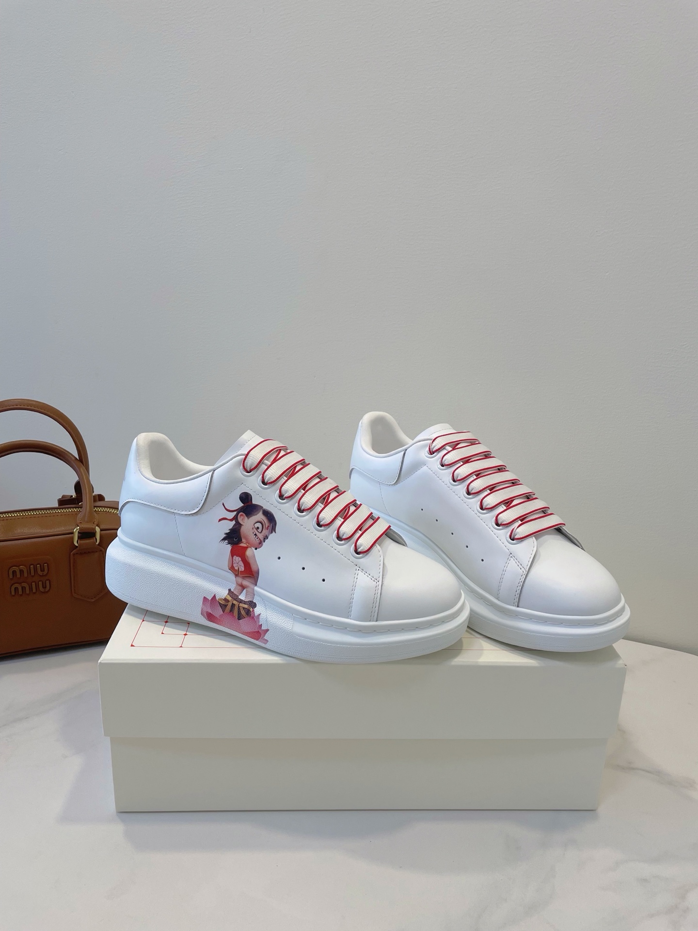 NO:382931,【Alexander McQUEEN】 As always, exclusive mold opening material, can't put it down, the correct version, absolutely wonderful on the feet, the comfort is super good... Classic & fashionable & versatile & elegant & tall and handsome celebrities' first choice, one of the must-haves... Many color choices Exclusive mold opening beige imported cowhide, super temperament imported pair of sheepskin lining, sheepskin footbed, exquisite full packaging, another pair of spare shoelaces #couple style 34-46, casual shoes/sports shoes, alexander mcqueen, sneakers, cowhide, sheepskin19860909【Alexander McQUEEN 亚力山大麦昆】 一如既往独家开模材质,爱不释手,正确版型,上脚绝对精彩,舒适度超级赞…… 经典＆时尚＆百搭＆大气＆优雅＆高大尚明星首选,必备之一……众多颜色选择 独家开模米色进口牛皮,气质感超强进口对版羊皮内里,羊皮垫脚,精美全套包装,另配一副备用鞋带#情侣款34-46,休闲鞋/运动鞋,alexander mcqueen,sneakers,cowhide,sheepskin,Women's Shoes