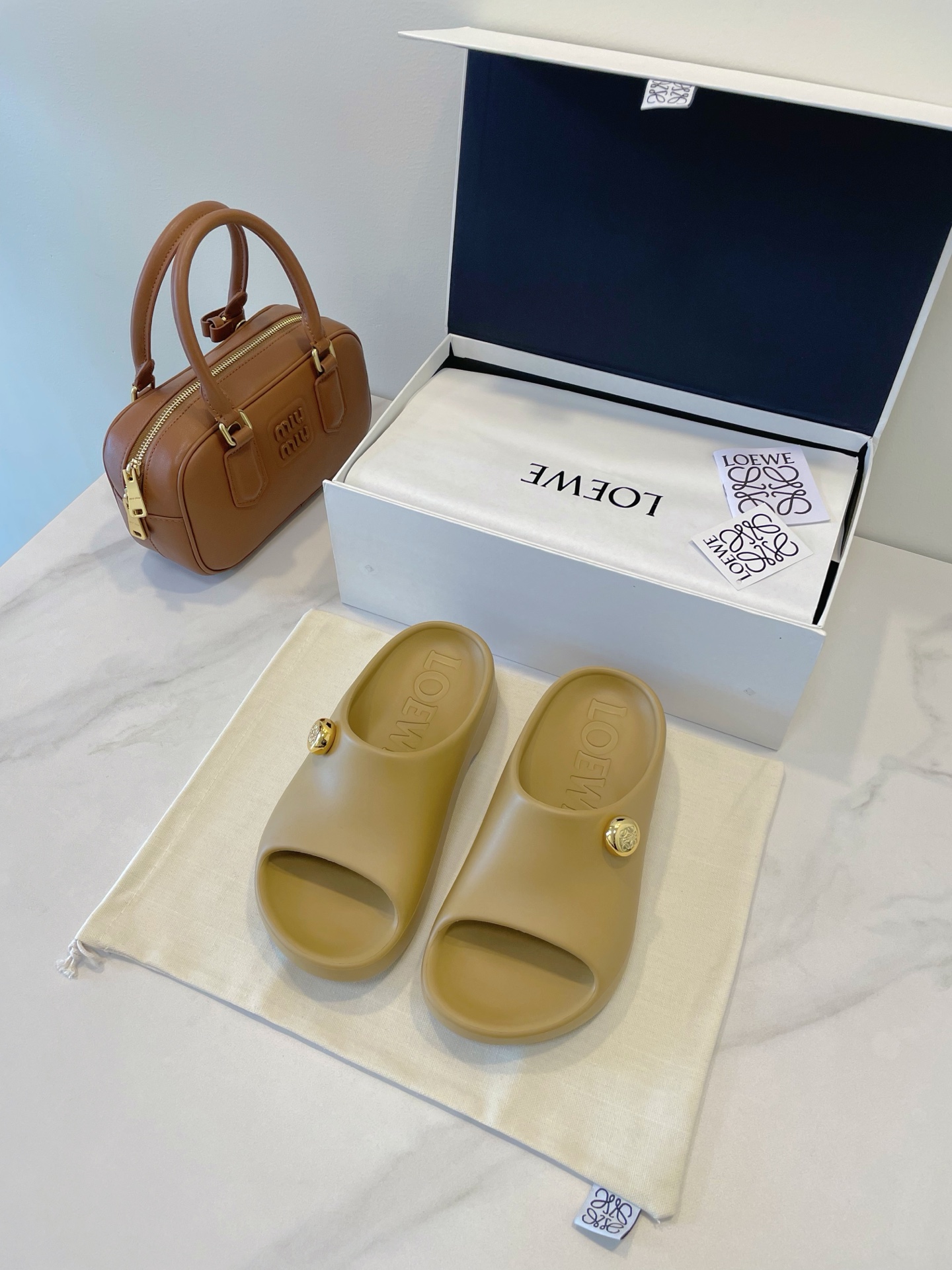LOEWE Foam Pebble Light Shoes: Shining Metals Anagram Design, Size 35-40, Original Packaging - 图片 1