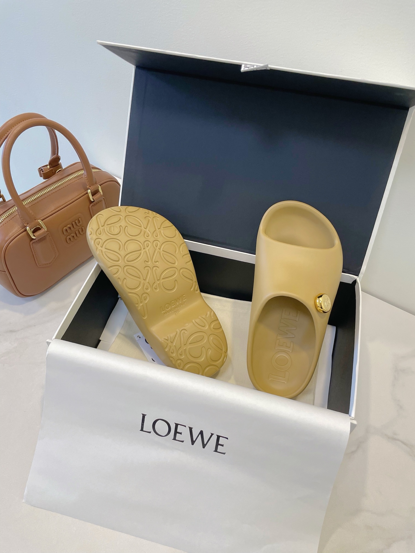 LOEWE Foam Pebble Light Shoes: Shining Metals Anagram Design, Size 35-40, Original Packaging - 图片 8