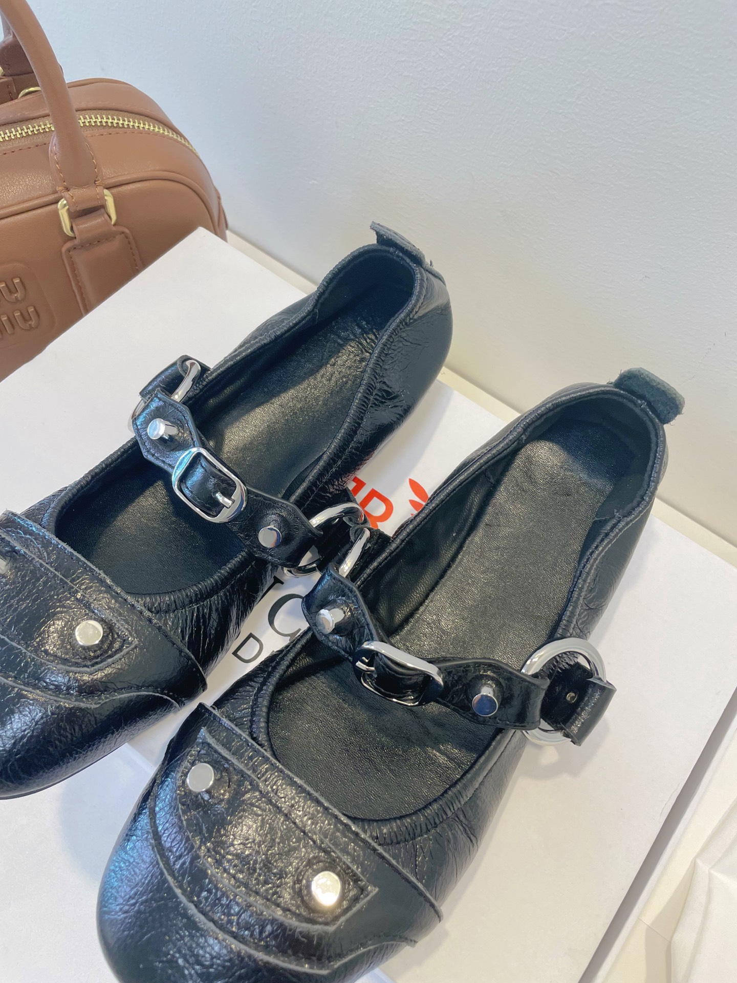 Stylish Balenciaga Ballet Shoes in Black with Nails, Size 35-40, Original Packaging. - 图片 2