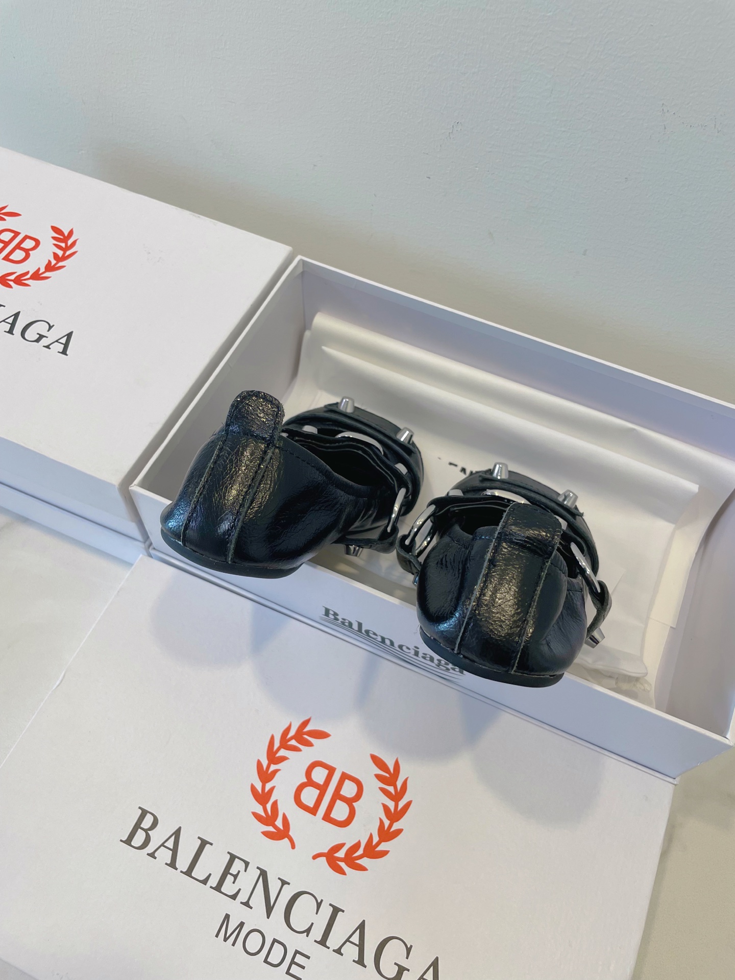 Stylish Balenciaga Ballet Shoes in Black with Nails, Size 35-40, Original Packaging. - 图片 9