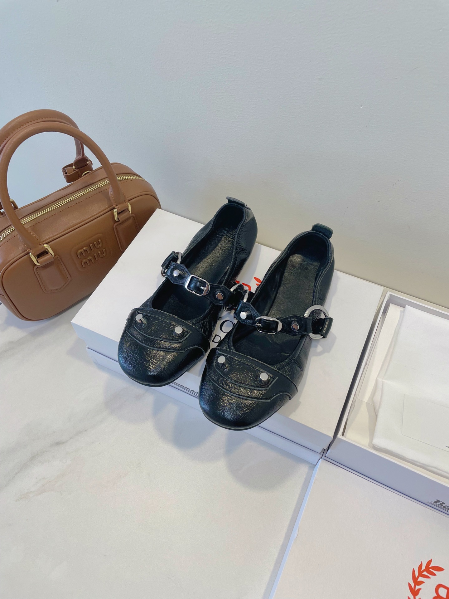 Stylish Balenciaga Ballet Shoes in Black with Nails, Size 35-40, Original Packaging. - 图片 1