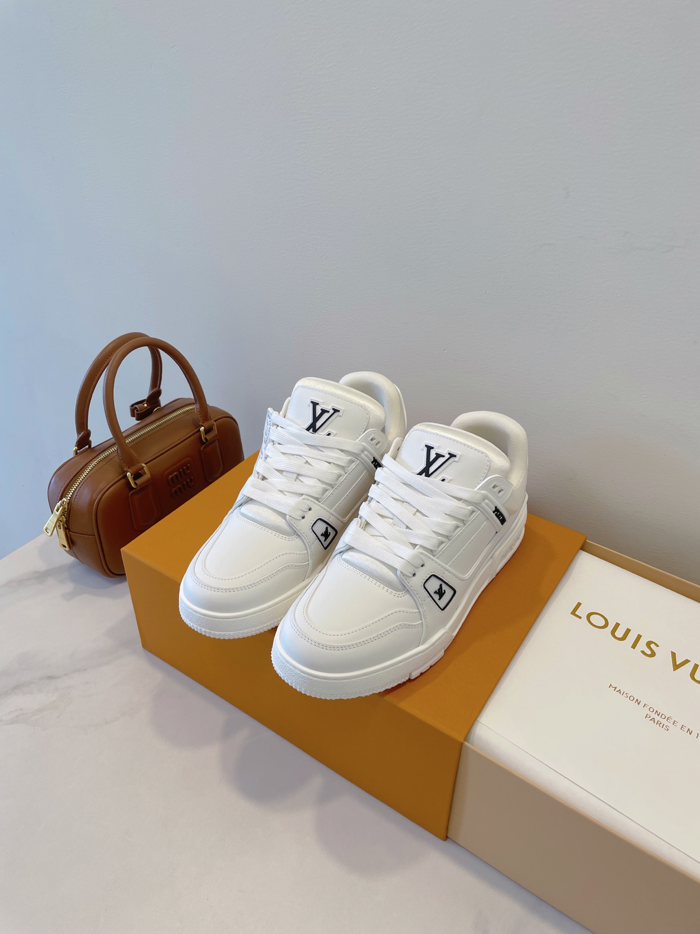 NO:440582,New LV shoes are here!  SS25 NIGO Co-branded TRAINER!  Trainer is still as attractive as ever. The simple drawings of the characters add interesting. LV Another shoe king, who doesn’t love it?  !  Size 35-45 original box packaging accessories, casual shoes/sports shoes, louis vuitton, sneakers19860909LV 新鞋来了！SS25 NIGO 联名 TRAINER！ Trainer 依旧一如既往的令人吸引 人物的简笔画增添趣味 LV 又一鞋王,谁不爱？！ Size 35-45 原盒包装配件,休闲鞋/运动鞋,louis vuitton,sneakers,Women's Shoes