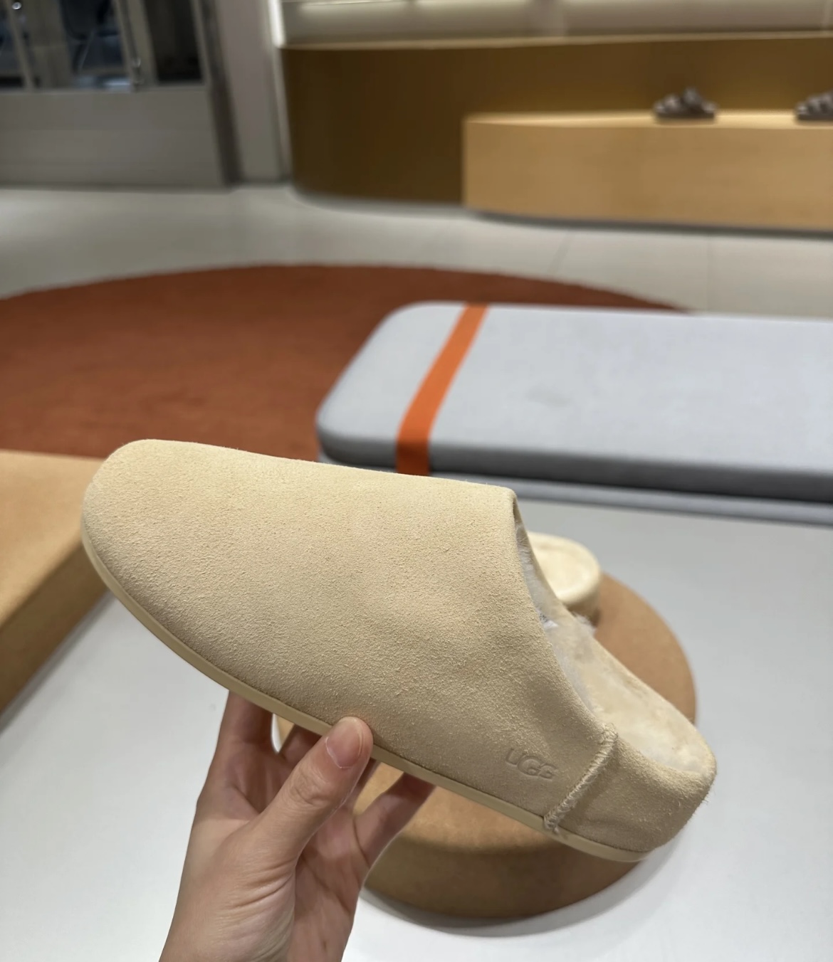 NO:560011,Actual photos taken at the counter, half-flop furry shoes19860909专柜实拍,半拖毛毛鞋,Women's Shoes