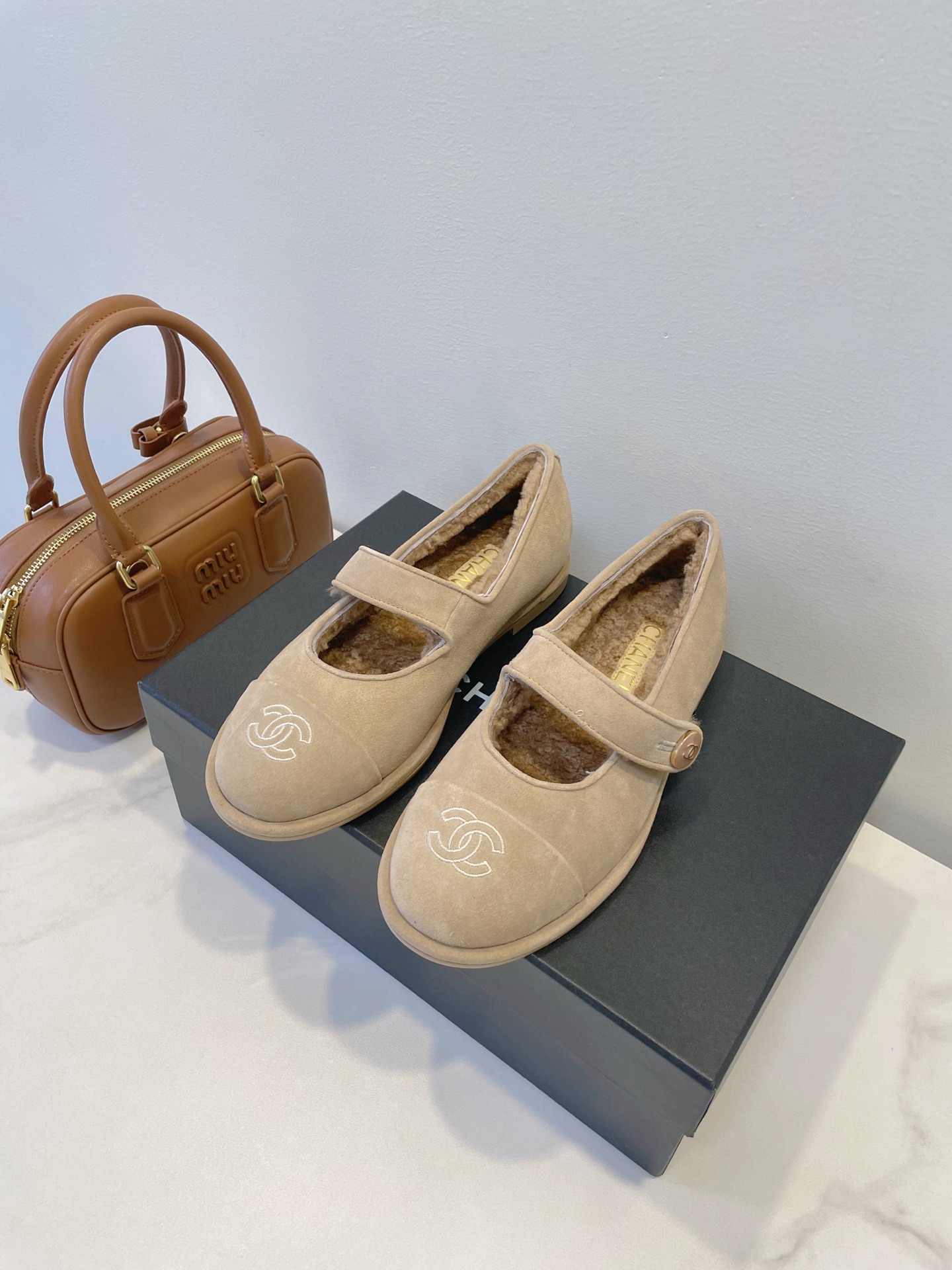 NO:560037,I have nothing to say about Chanel 25B’s shoes this season, they are really good-looking!  Are all the good-looking shoes concentrated this season? Dopamine girls take a look at Xiangjia’s new model, which is breathtakingly beautiful. Super Barbie~ Size 35-40 Original box packaging accessories, furry shoes Mary Jane, chanel, chanel, mary jane19860909Chanel 25B 这一季鞋子没得说,真的好看！ 好看的鞋子全部都集中在这一季了吗 多巴胺女生看过来香家新款美到窒息 超级芭比～ Size 35-40 原盒包装配件,毛毛鞋玛丽珍,chanel,chanel,mary jane,Women's Shoes